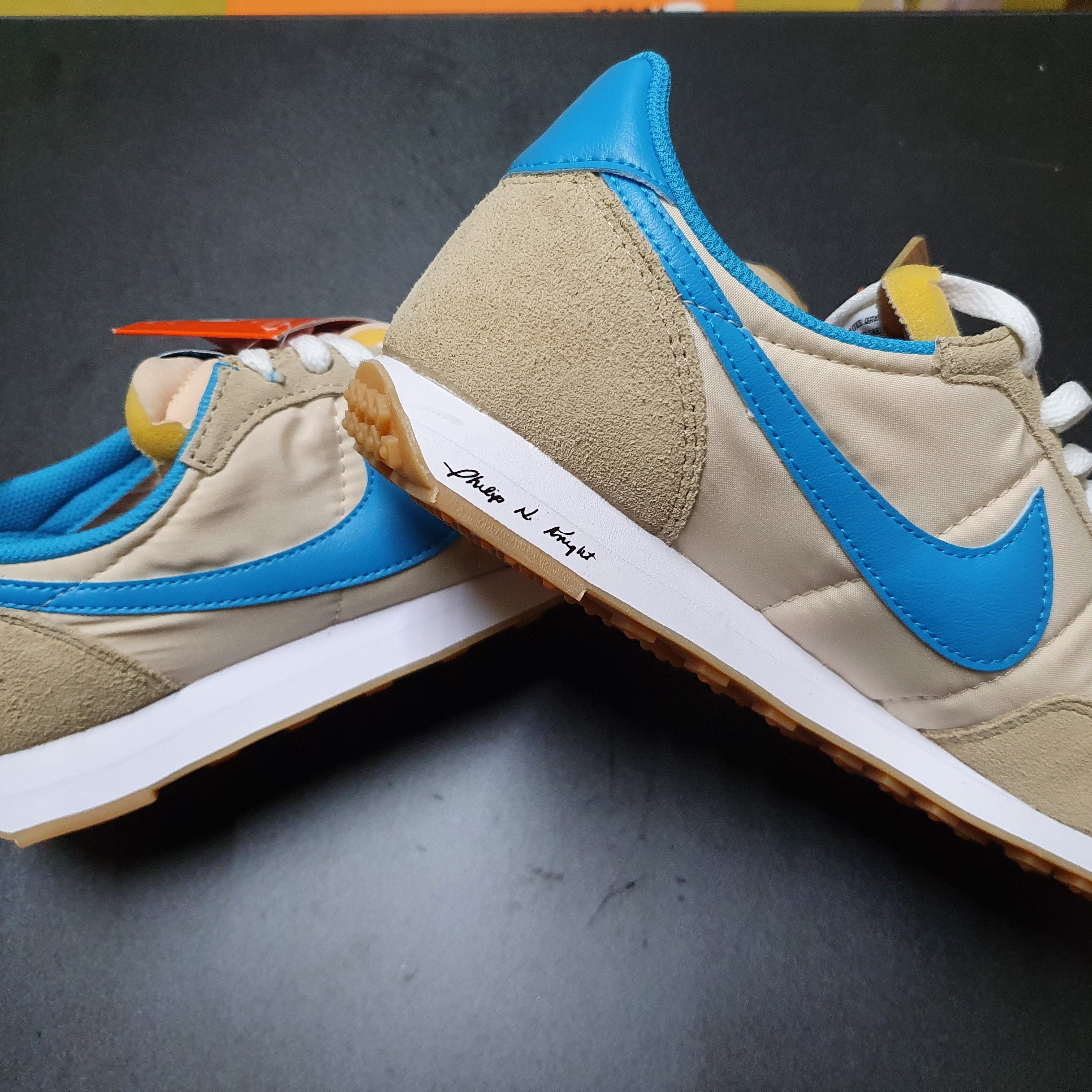 Nike Waffle Trainer 2 Pearl White Laser Blue 착용 스타일 - 1