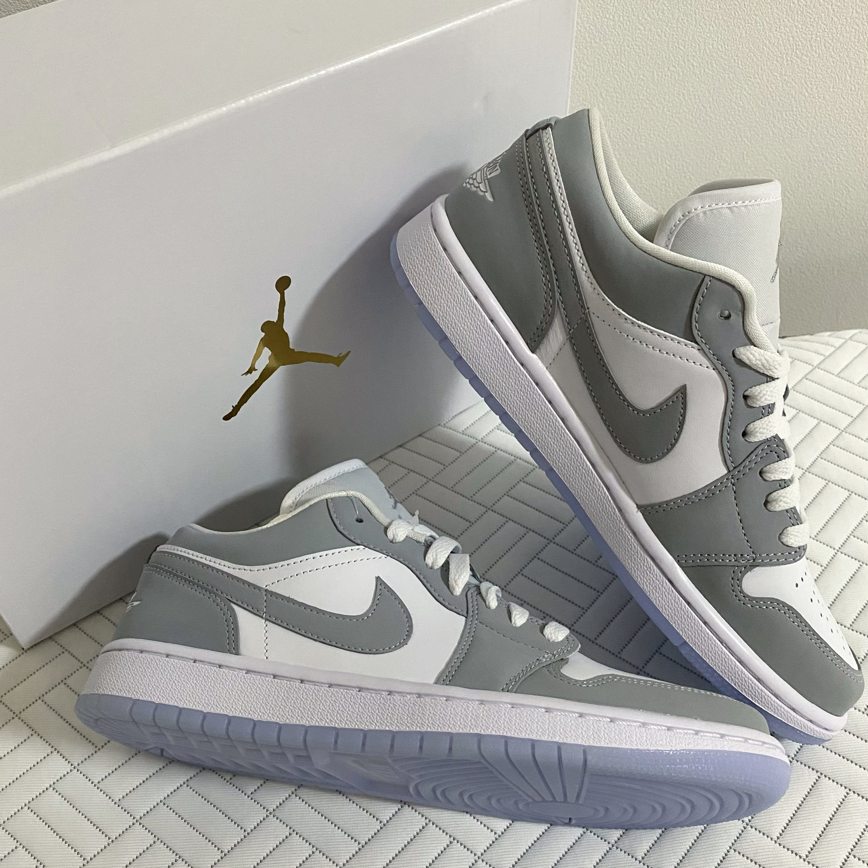 (W) Jordan 1 Low White Wolf Grey 착용 스타일