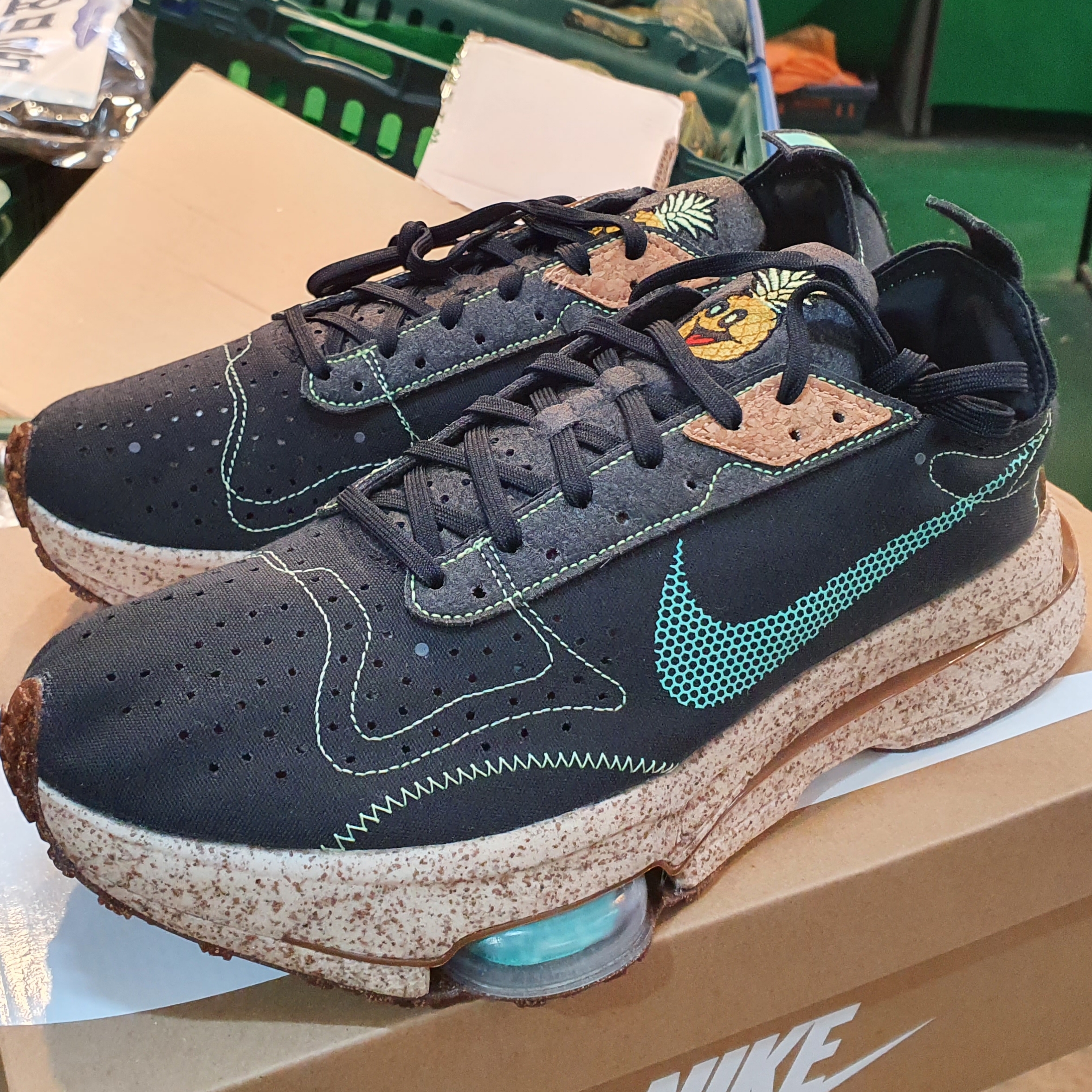 Nike Air Zoom Type PRM Black Pineapple 착용 스타일 - 1