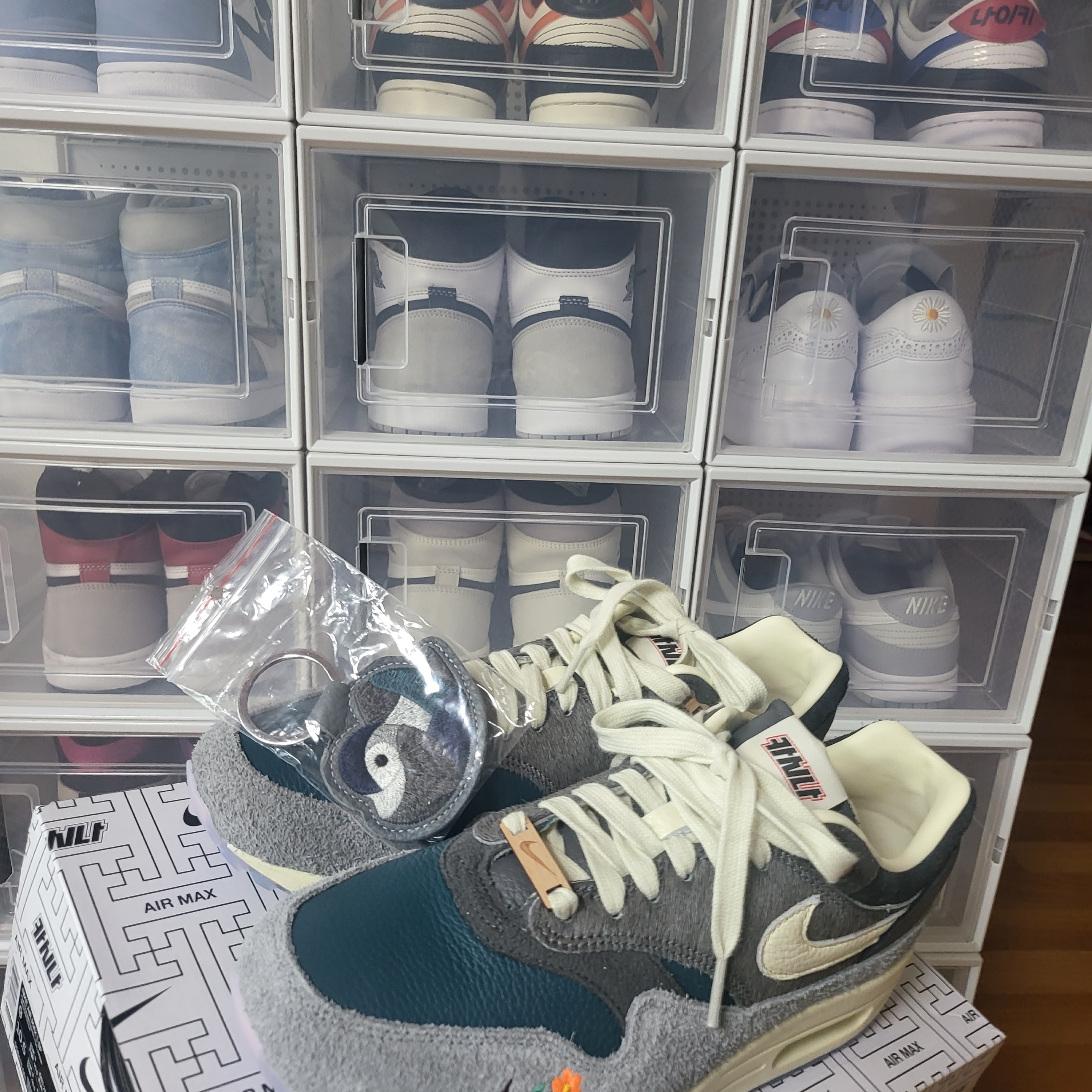 Nike x Kasina Air Max 1 SP Won-Ang Particle Grey, Nike x Peaceminusone Kwondo1 White 착용 스타일 - 2