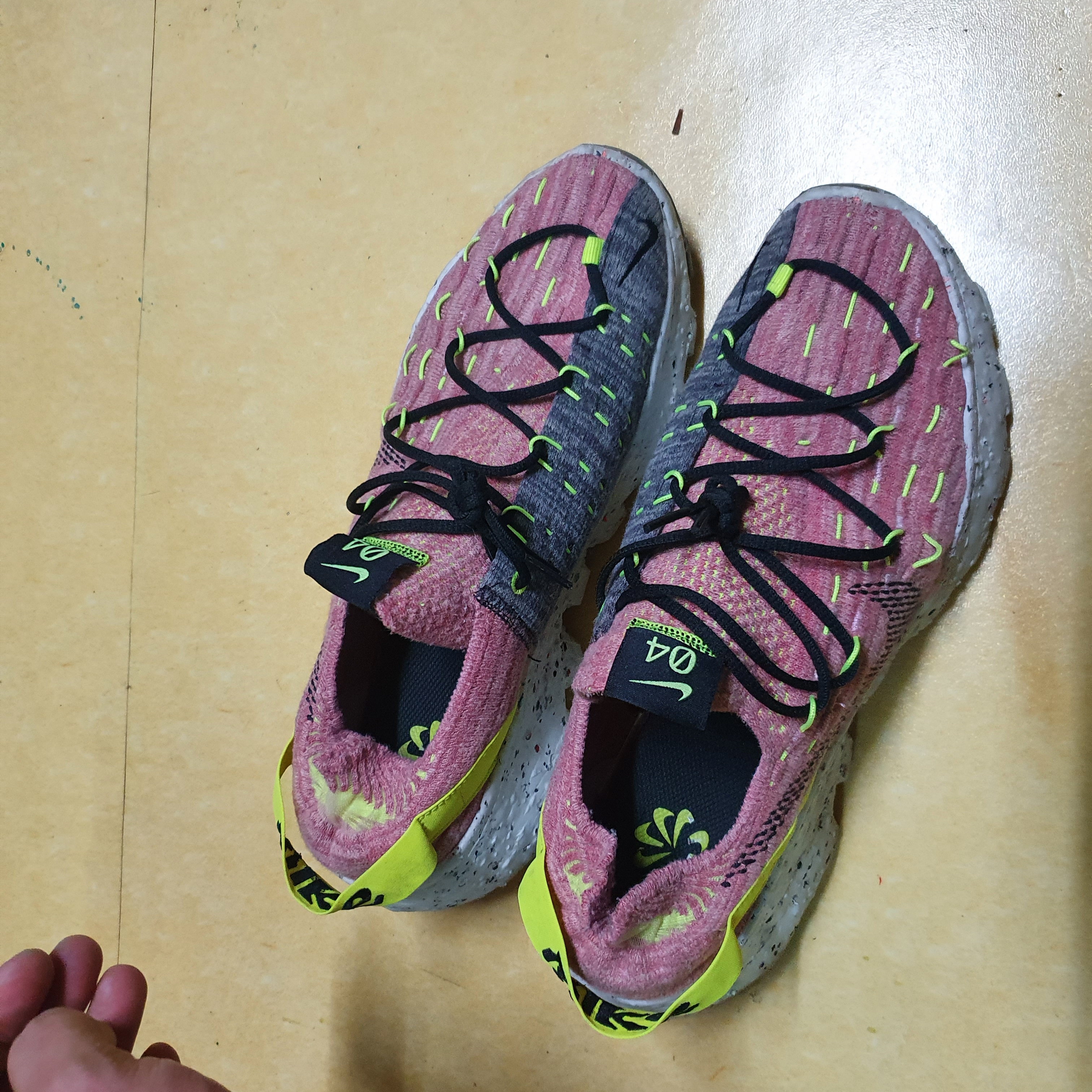 Nike Space Hippie 04 Lemon Venom 착용 스타일 - 1