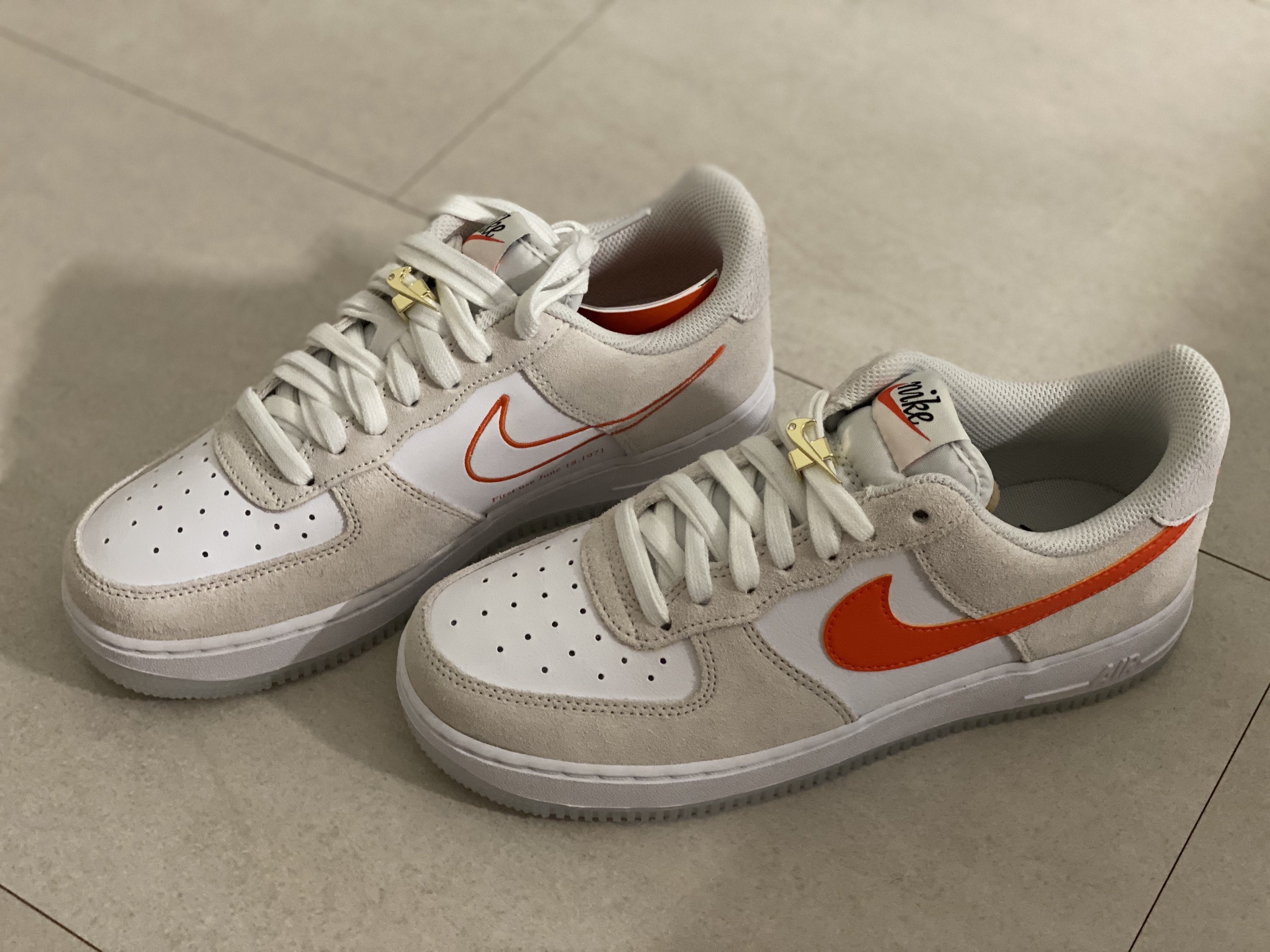 (W) Nike Air Force 1 '07 SE First Use Orange Sail 착용 스타일