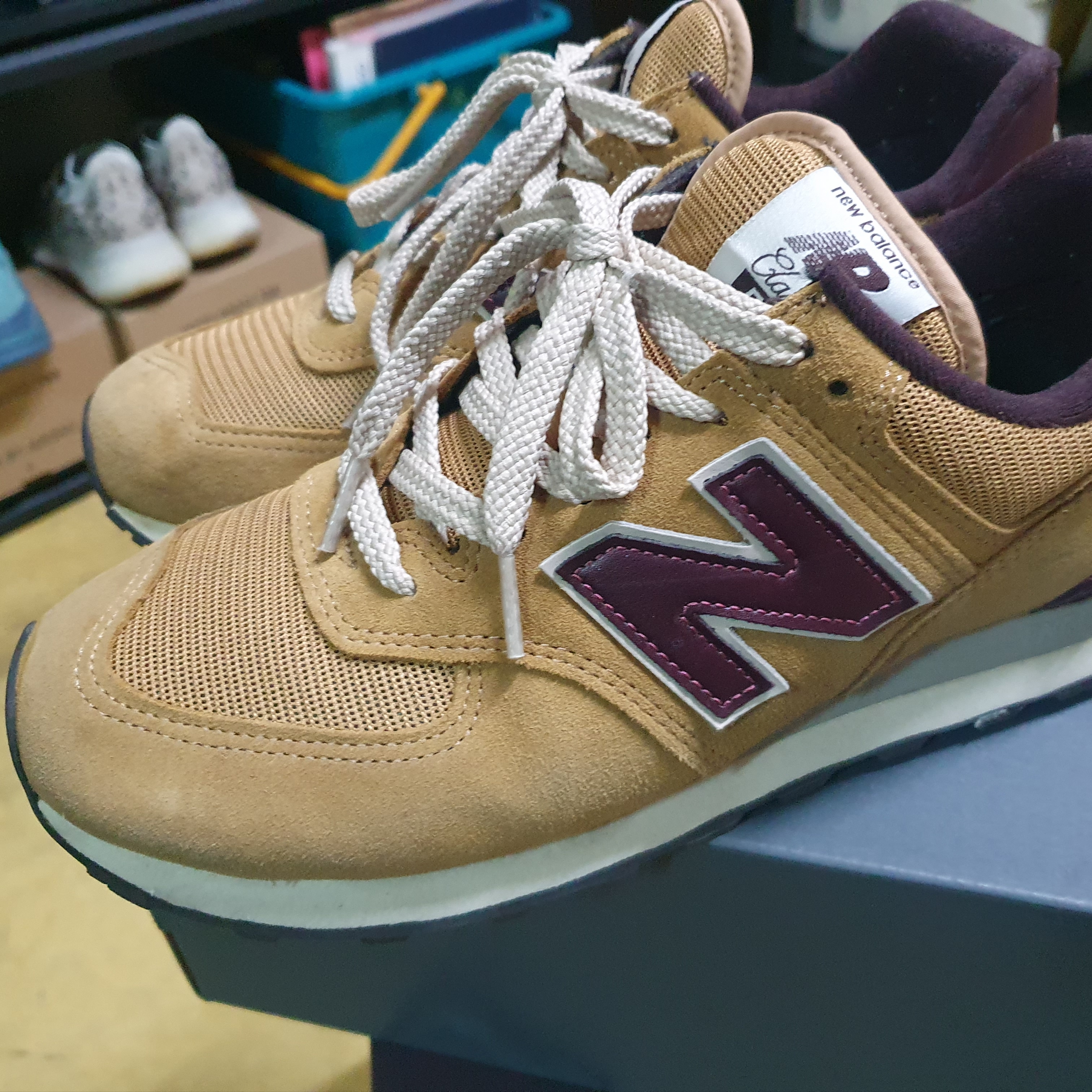 New Balance 574 Beige 착용 스타일 - 3