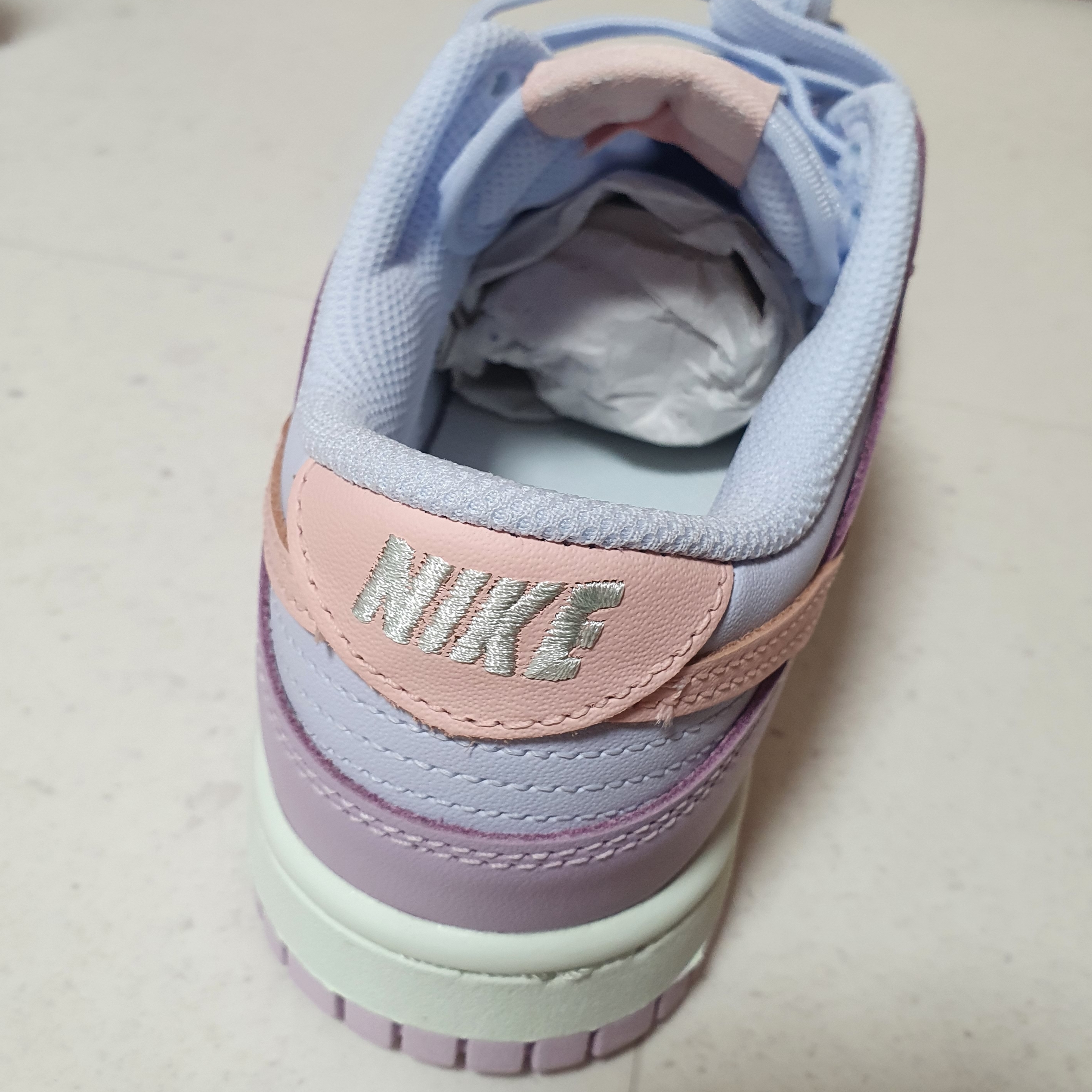 (W) Nike Dunk Low Atmosphere Pink 착용 스타일 - 3