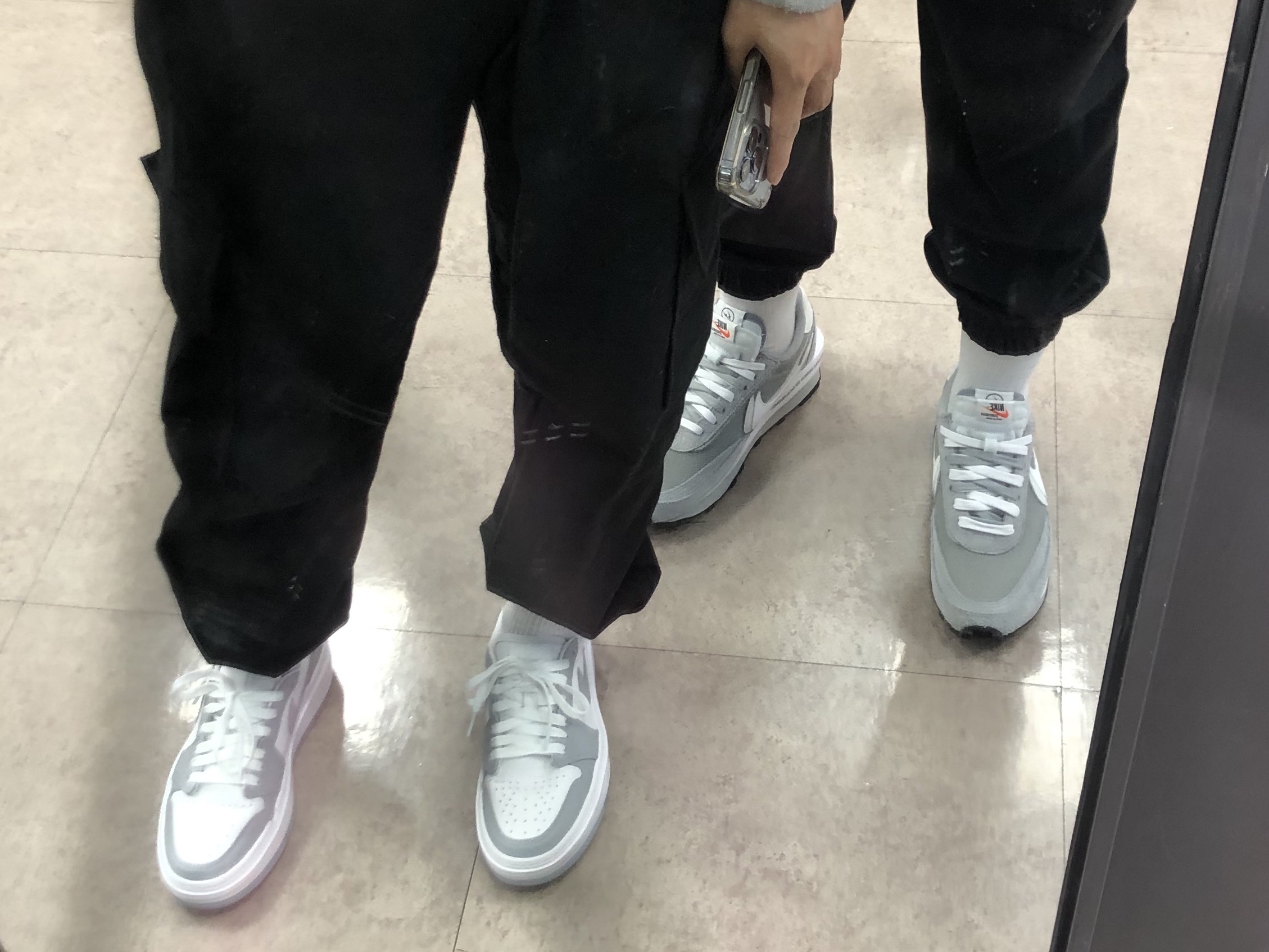 Nike x Sacai x Fragment LDWaffle Light Smoke Grey, (W) Jordan 1 Elevate Low White and Wolf Grey 착용 스타일 - 3