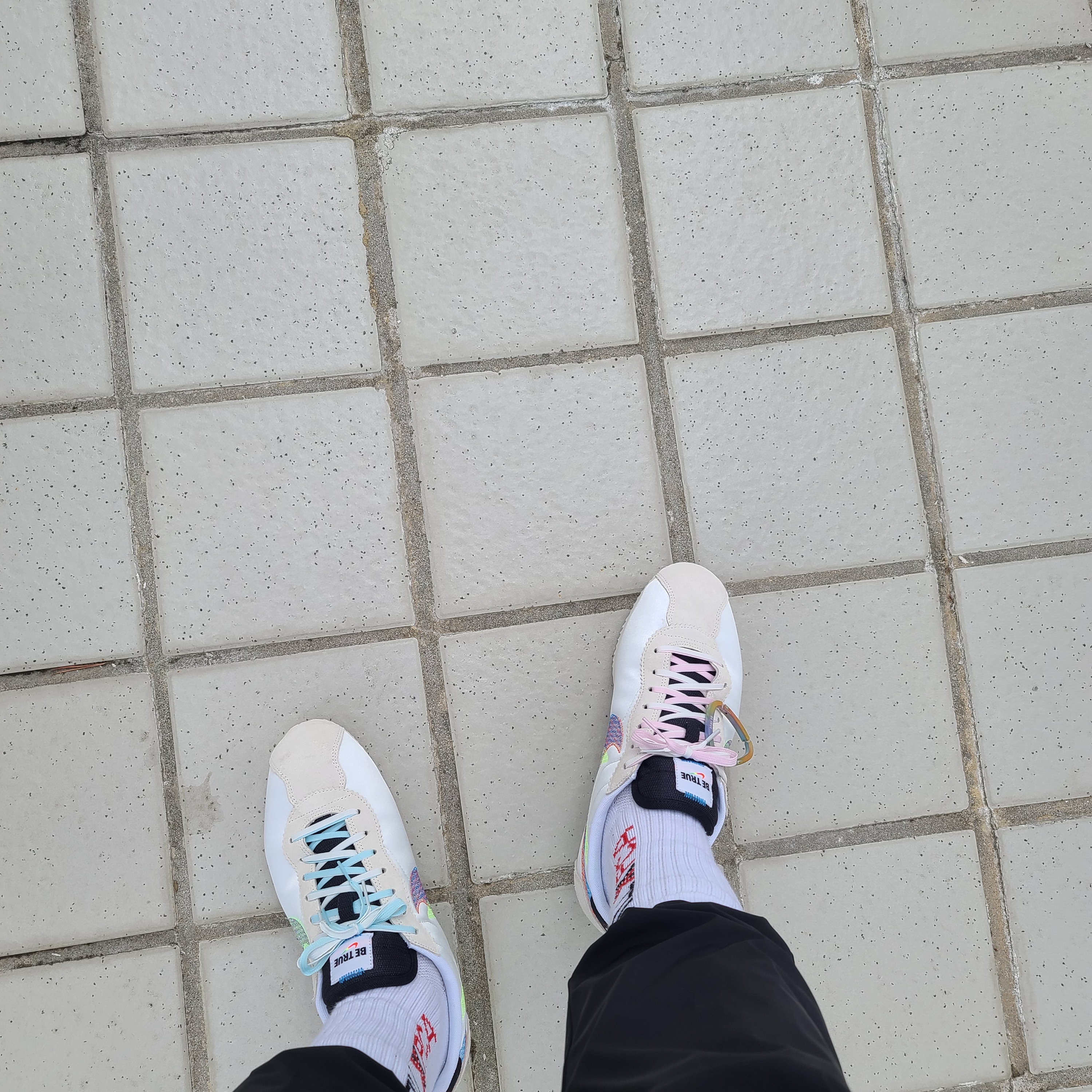 Nike Cortez Be True 착용 스타일 - 3
