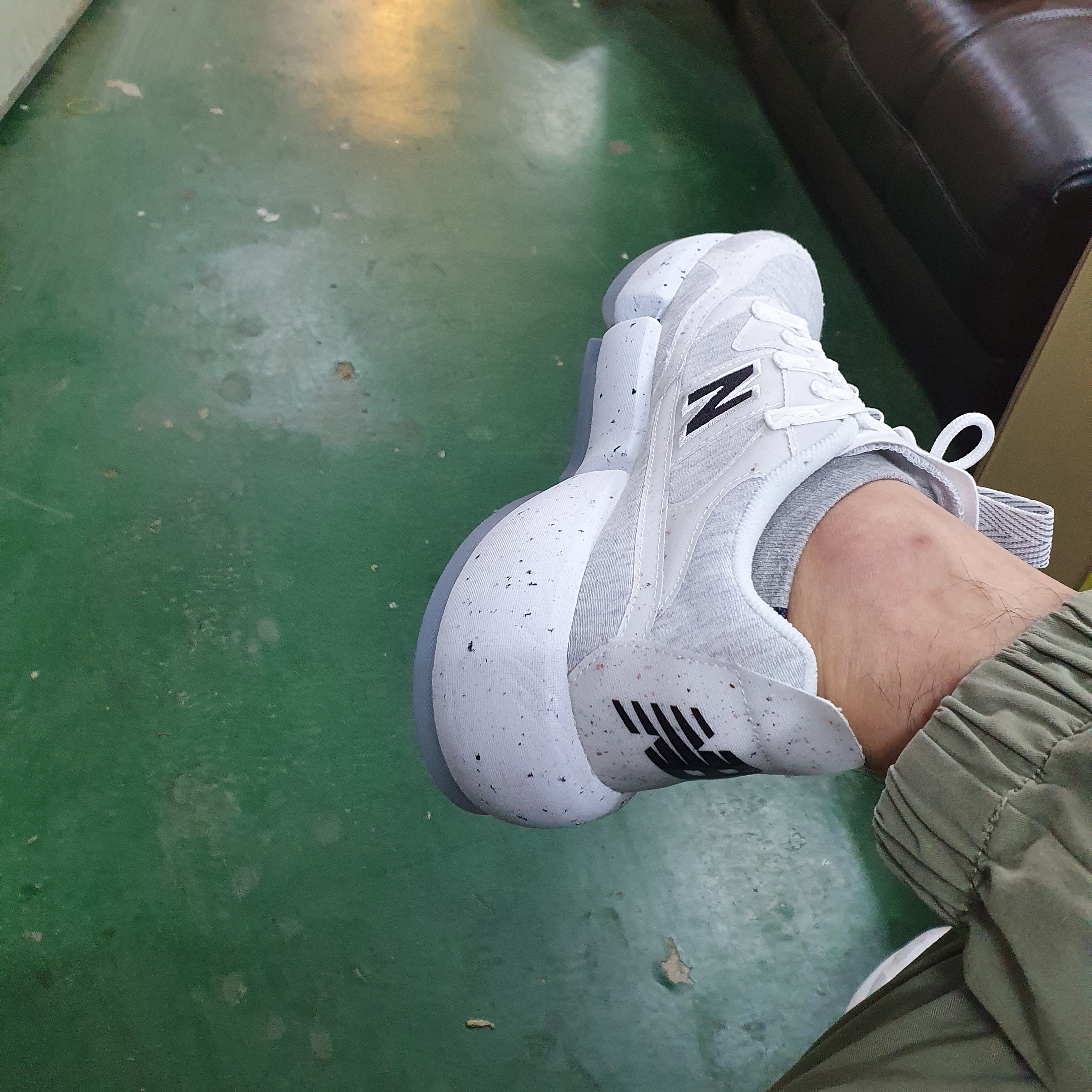 New Balance x Jaden Smith Vision Racer Natural 착용 스타일 - 2