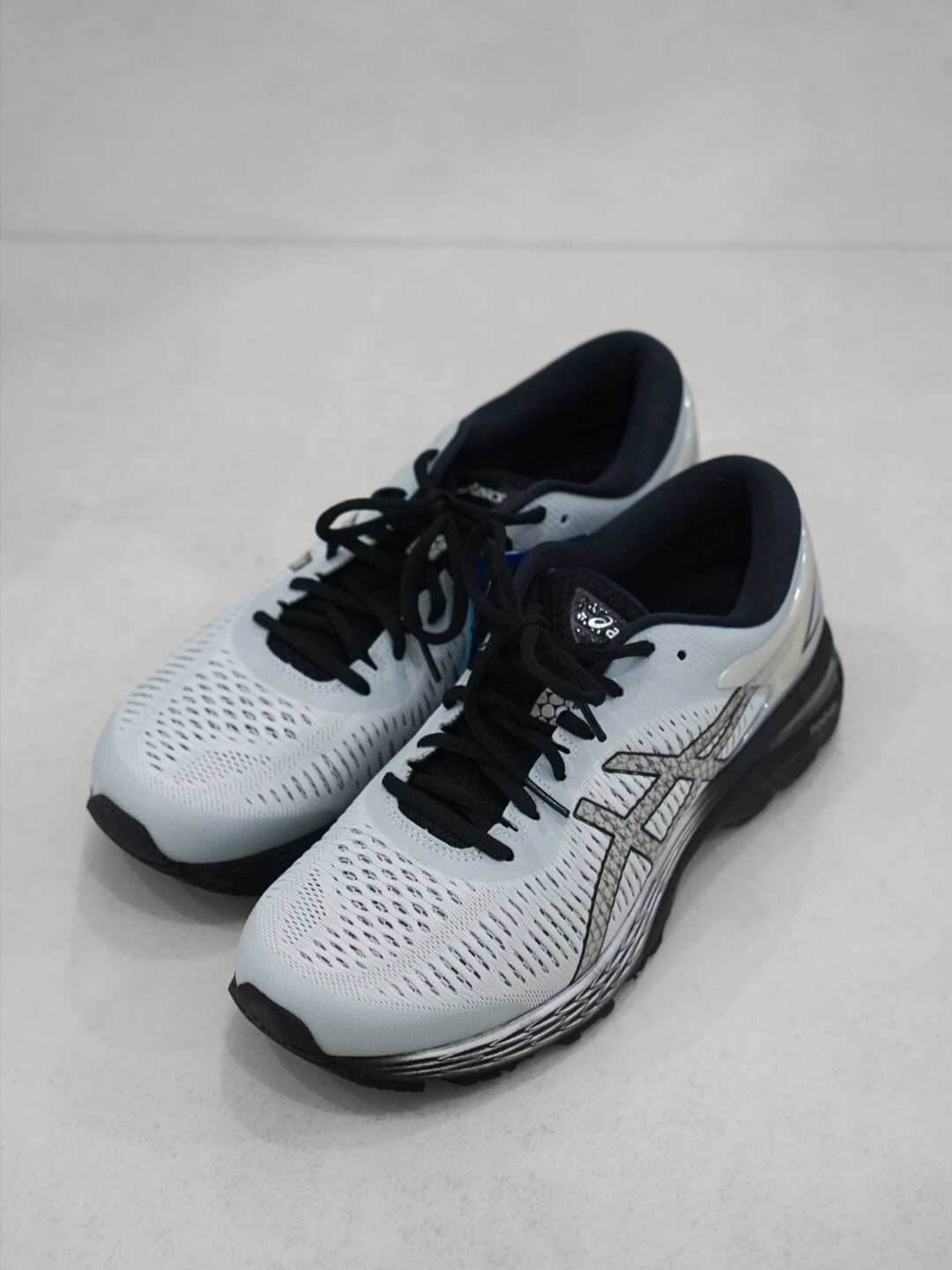Asics Gel-Kayano 25 Glacier Grey 착용 스타일