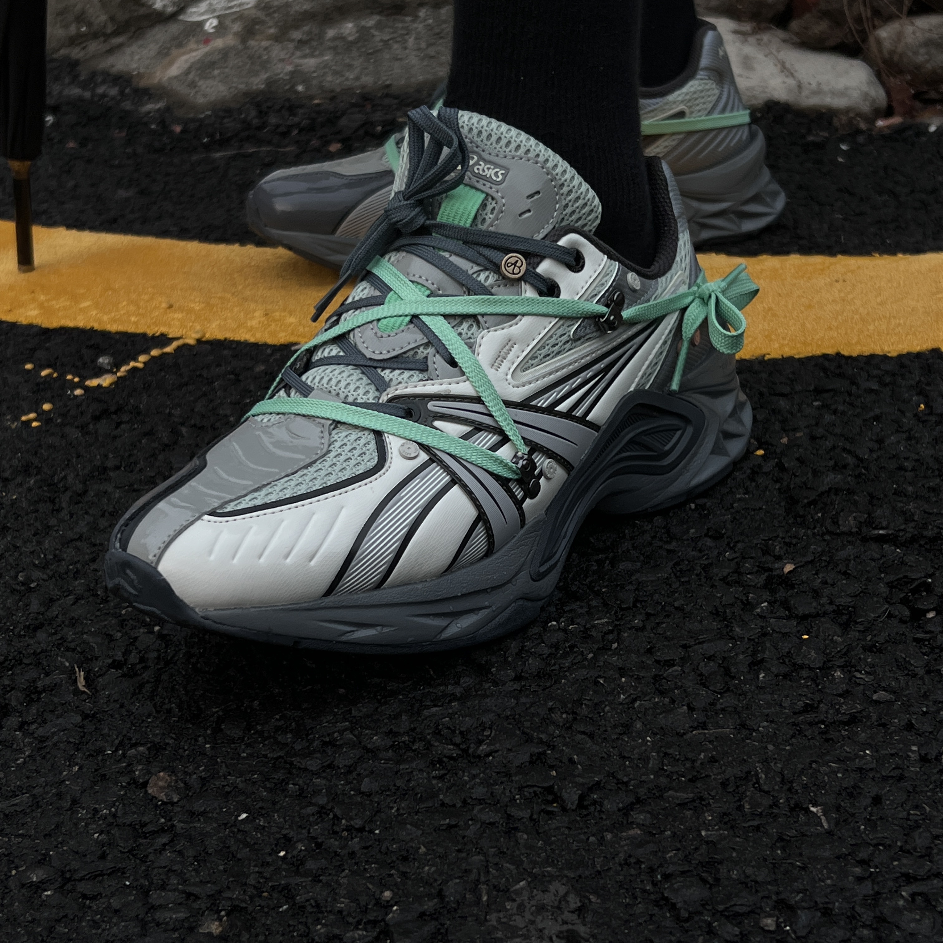 Asics x Andersson Bell HN2-S Protoblast Smoke Grey 착용 스타일 - 1
