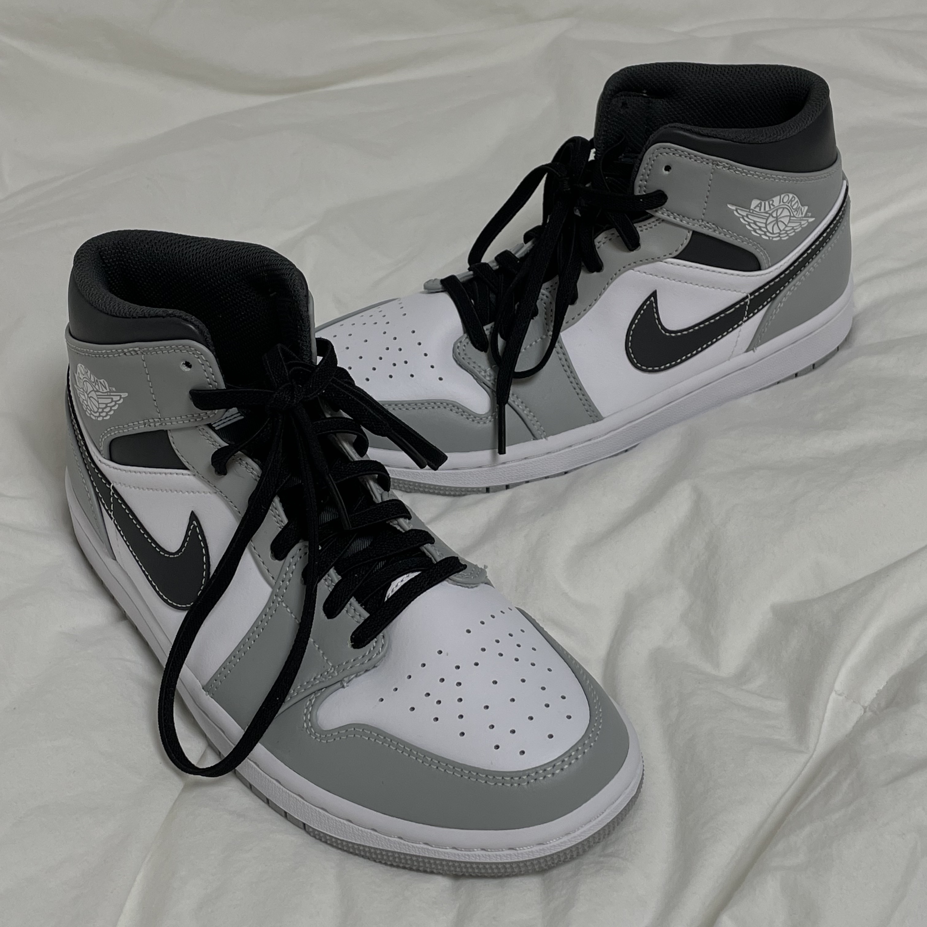 Jordan 1 Mid Light Smoke Grey Anthracite 착용 스타일