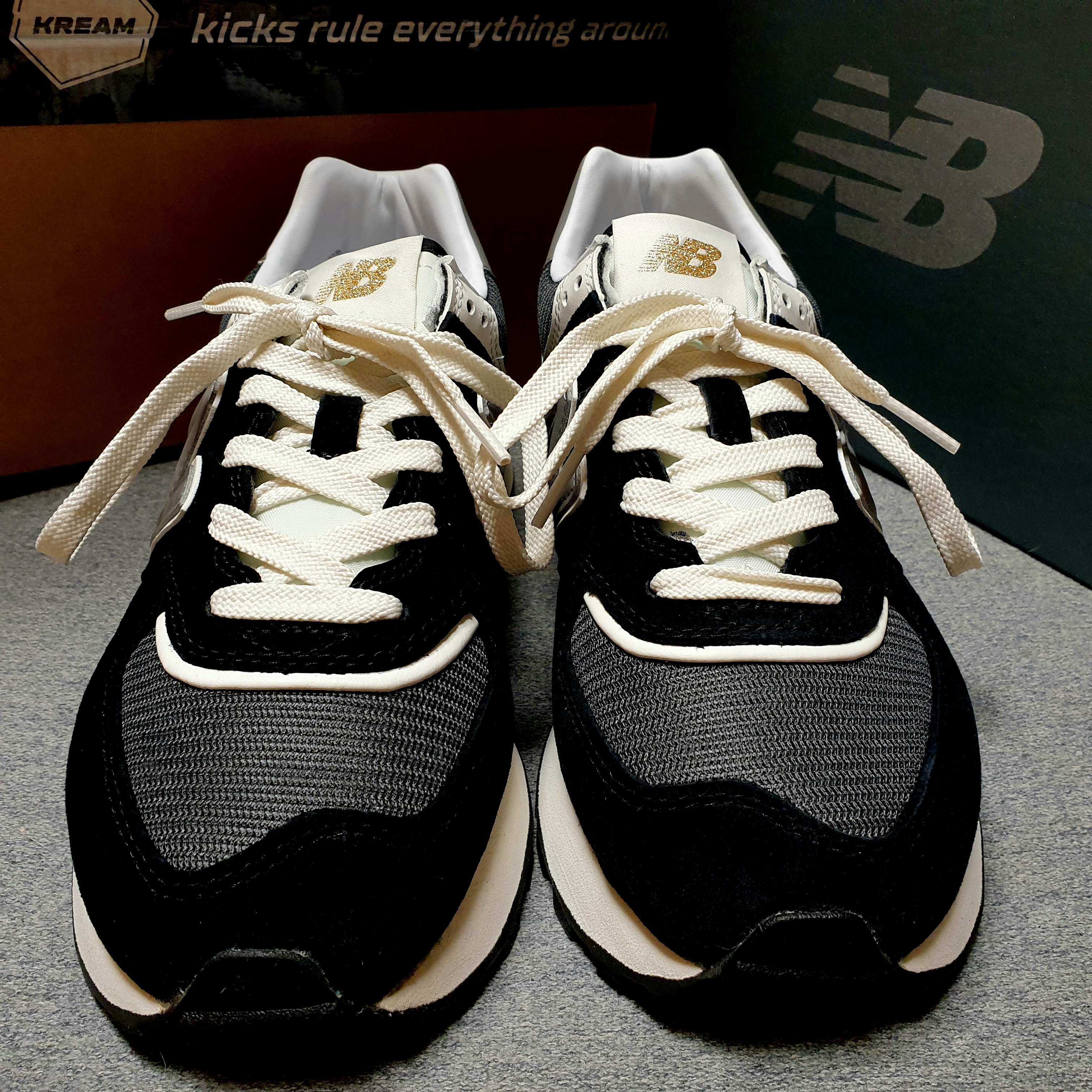 New Balance 574 Legacy Black 착용 스타일 - 2