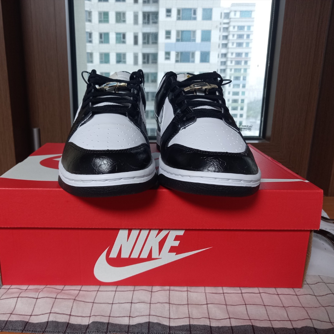 Nike Dunk Low Retro SE Black 착용 스타일 - 2