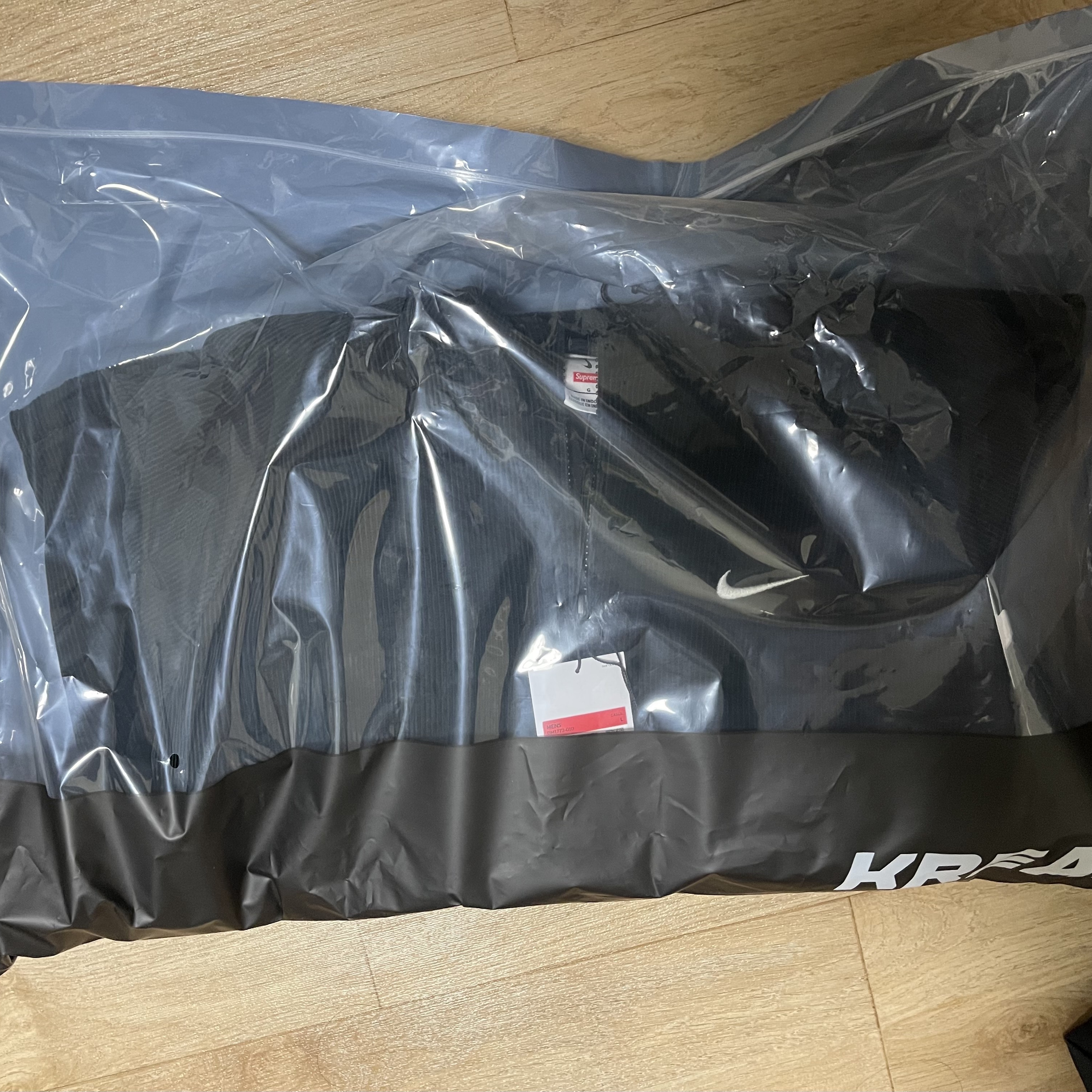 Supreme x Nike Arc Corduroy Hooded Jacket Black - 22SS 착용 스타일