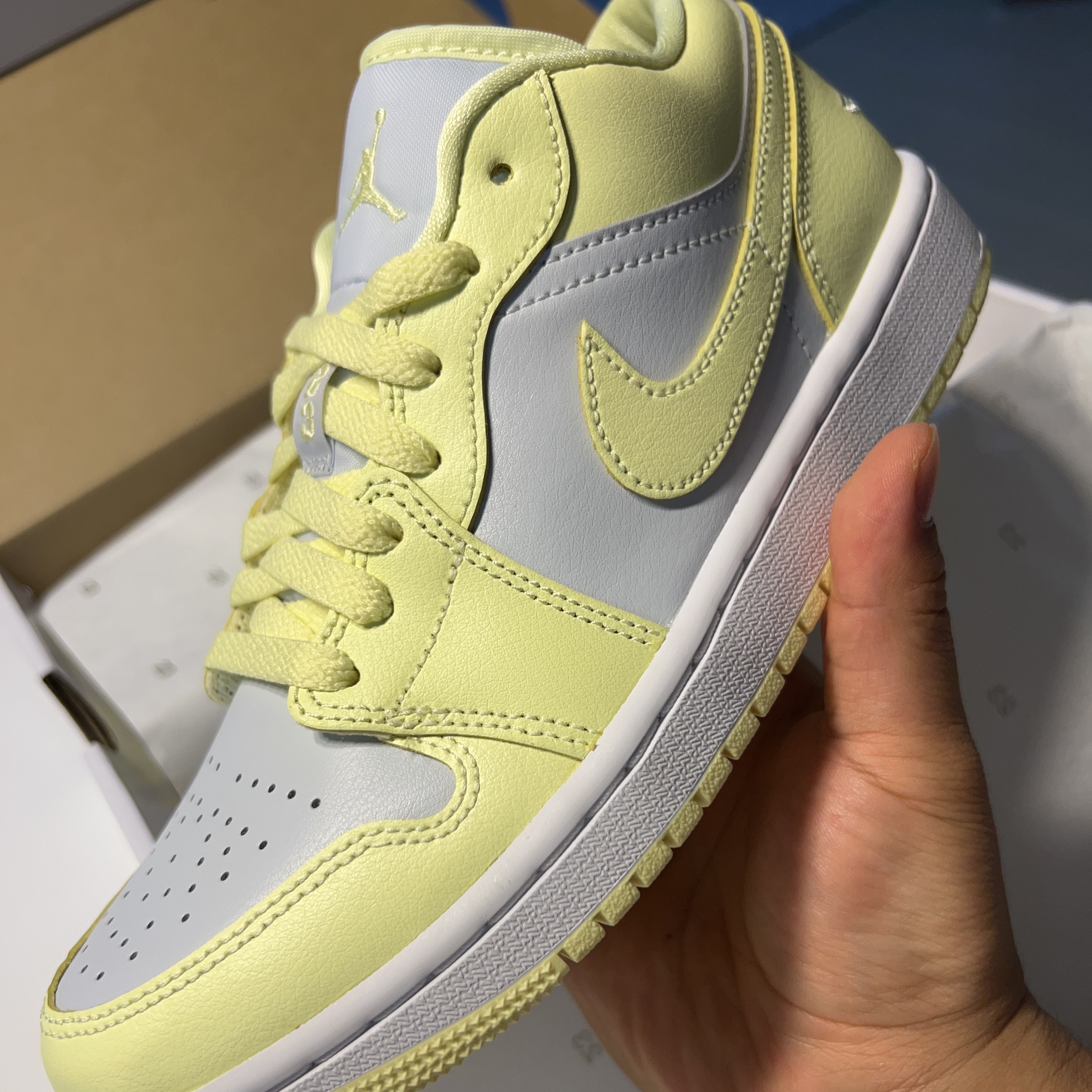 (W) Jordan 1 Low Citron Tint 착용 스타일 - 2