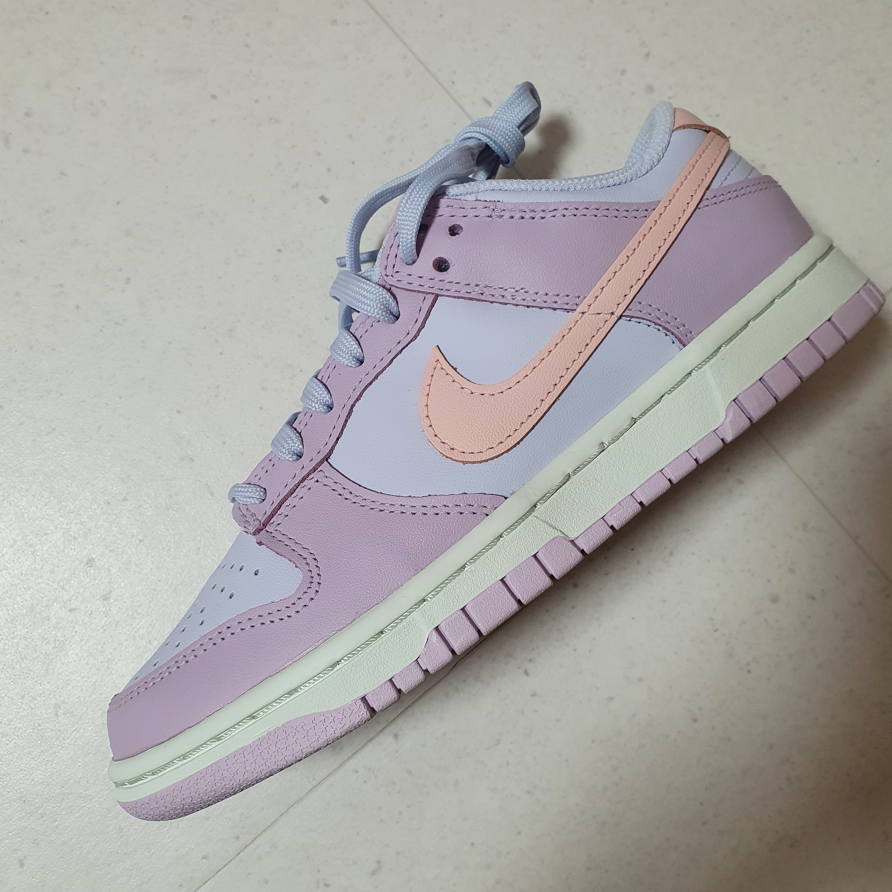 (W) Nike Dunk Low Atmosphere Pink 착용 스타일 - 2