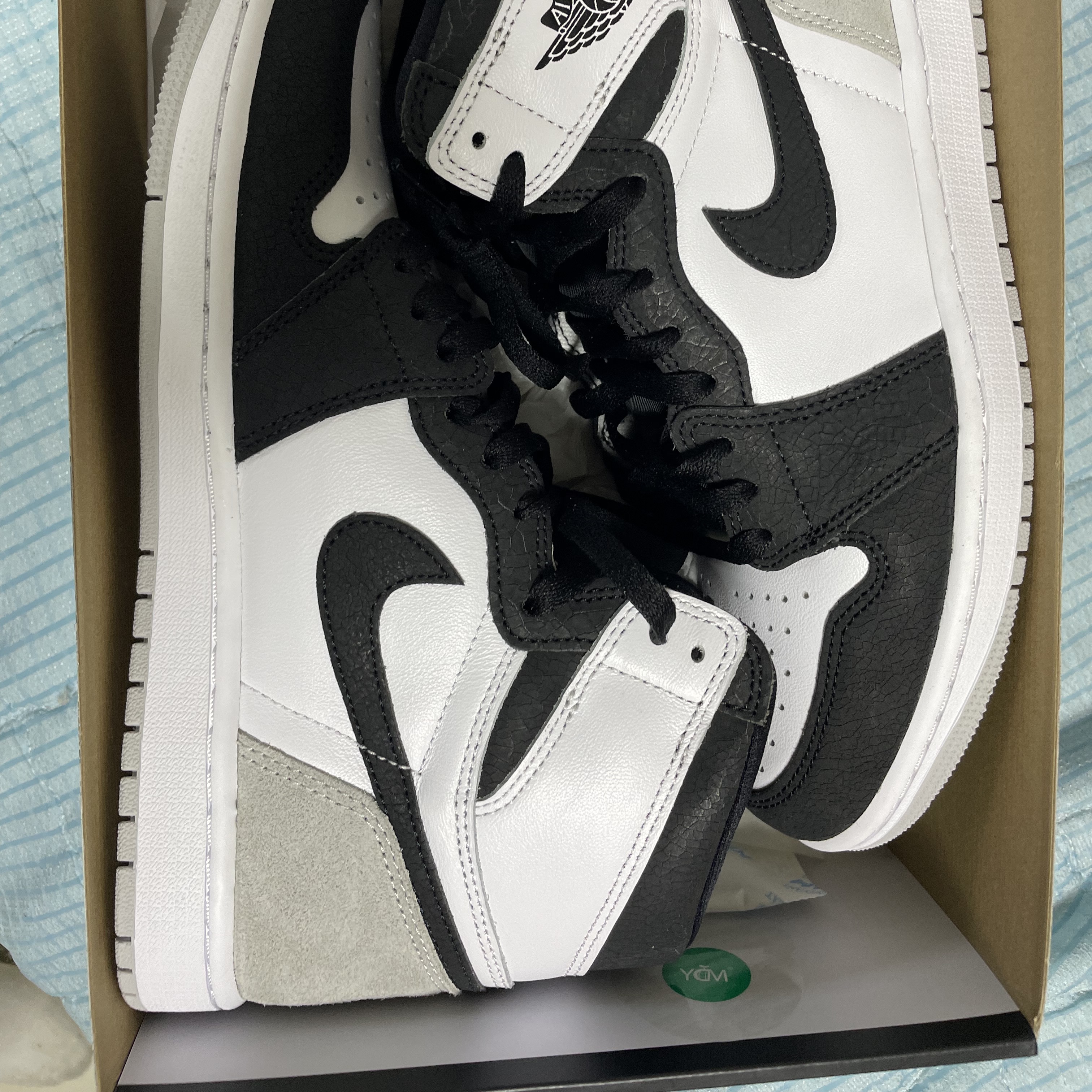 Jordan 1 Retro High OG Bleached Coral 착용 스타일