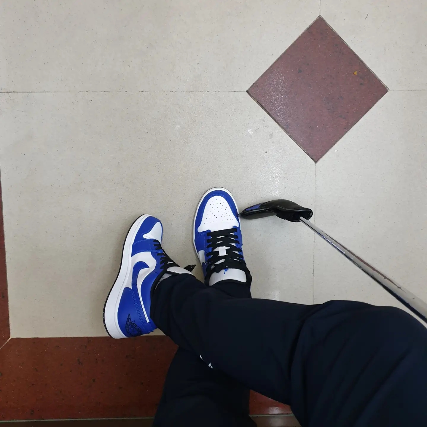 Jordan 1 Low Hyper Royal 착용 스타일