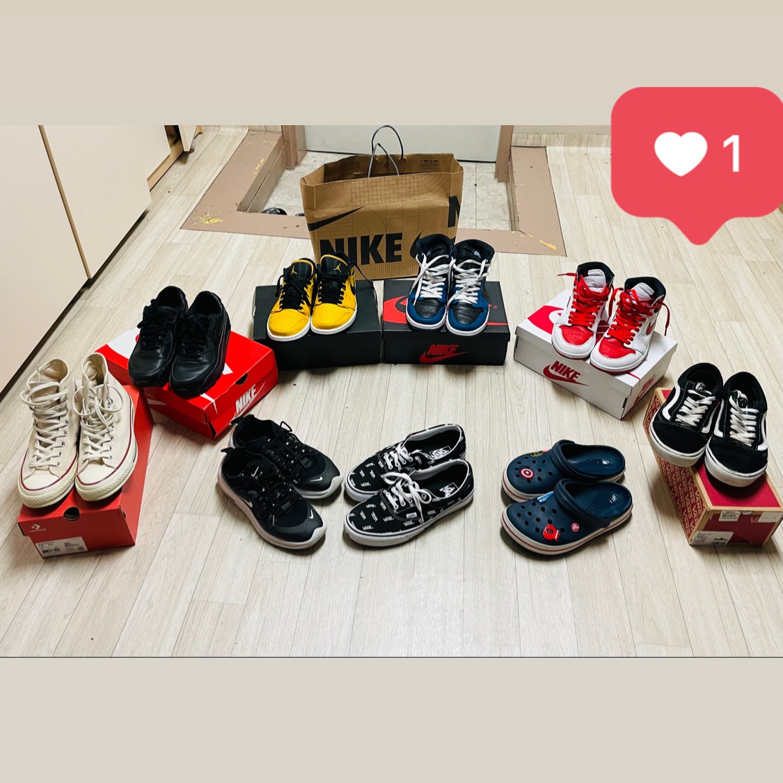 Converse Chuck 70 High Parchment, Nike Air Max 90 LTR Triple Black 착용 스타일