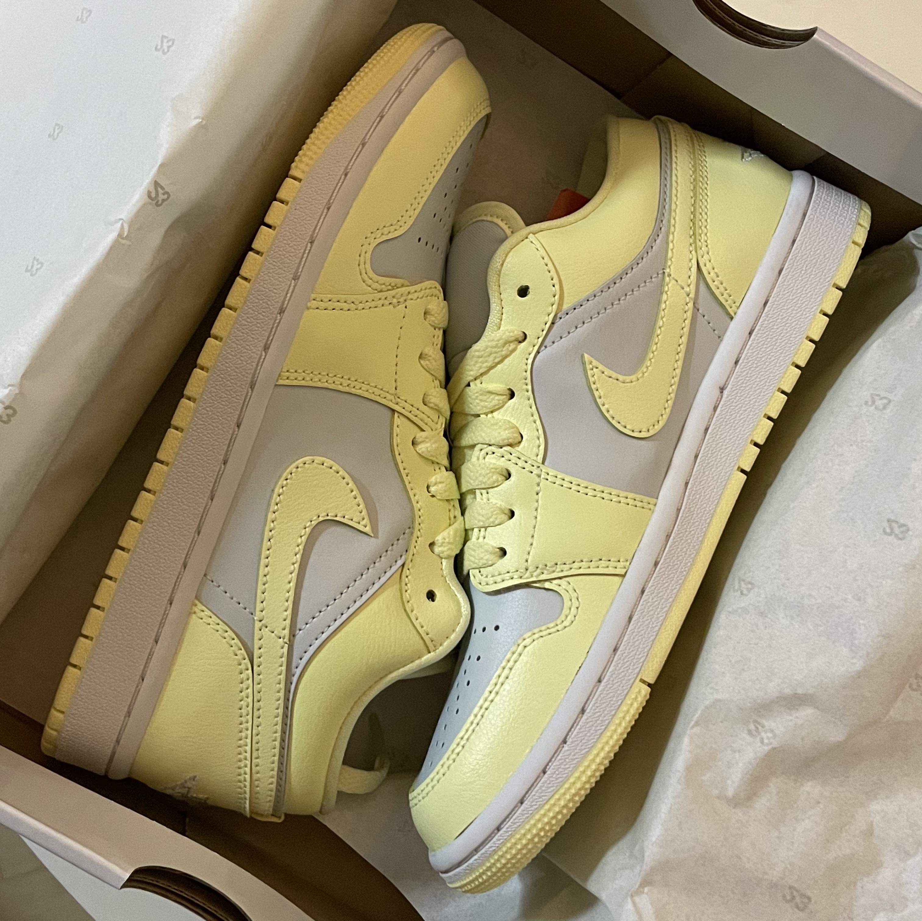 (W) Jordan 1 Low Citron Tint 착용 스타일
