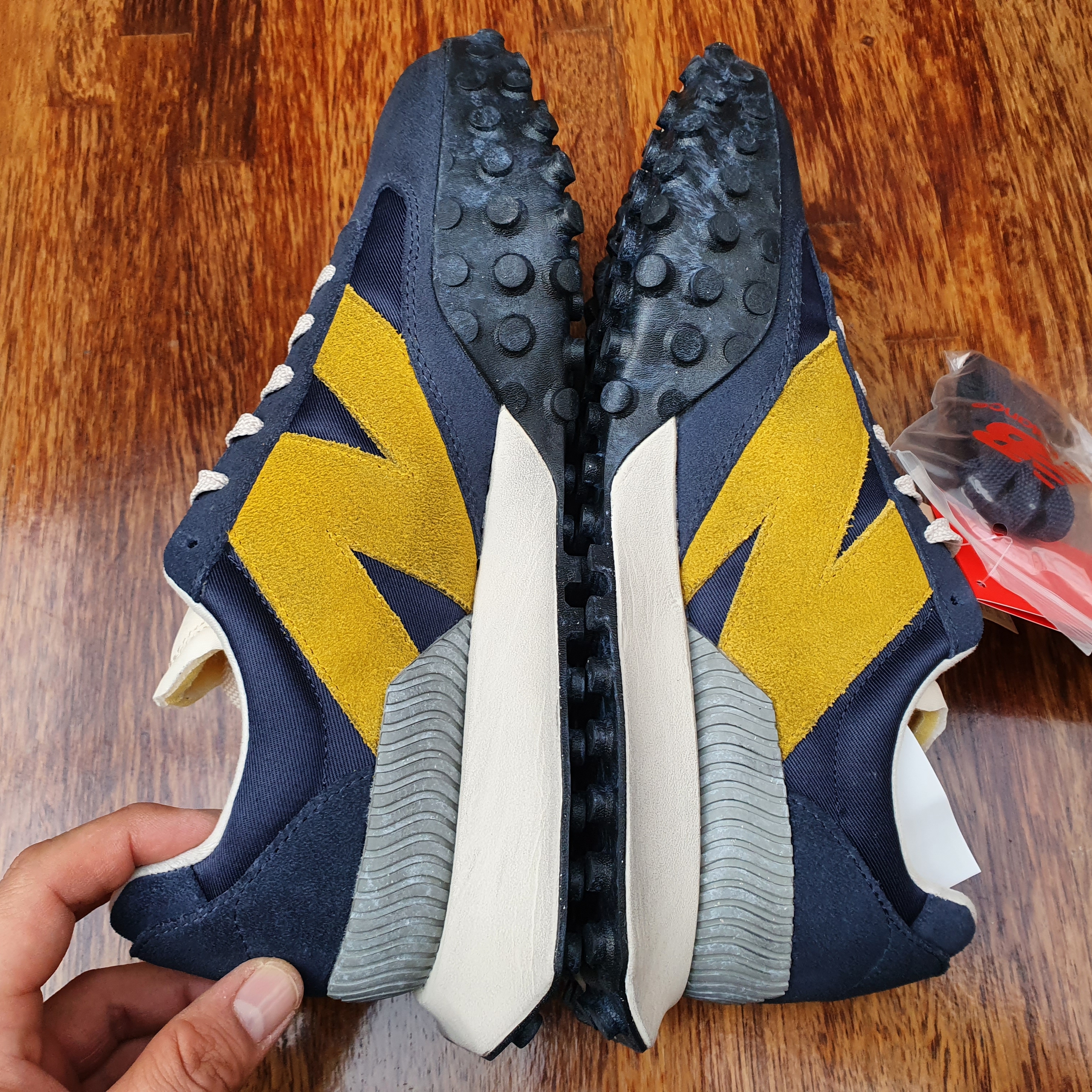 New Balance XC-72 Shifted Worn Navy 착용 스타일 - 3