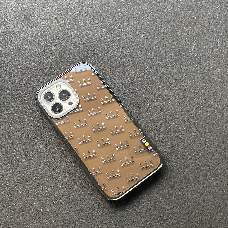 Casetify x IAB Studio iPhone Black Monogram Logo Impact Case Black 착용 스타일 - 1