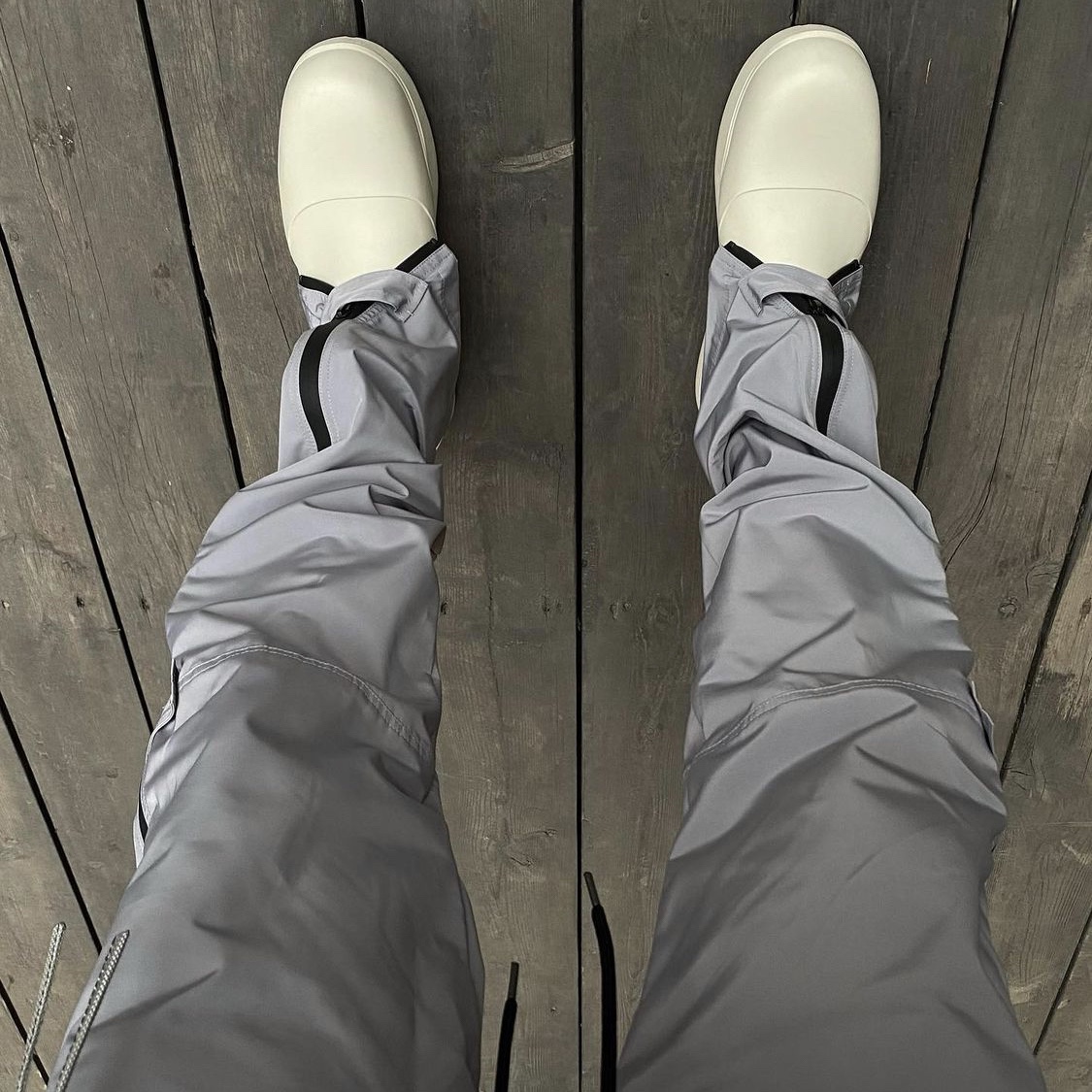 Bottega Veneta Puddle Ankle Boots Sea Salt 착용 스타일