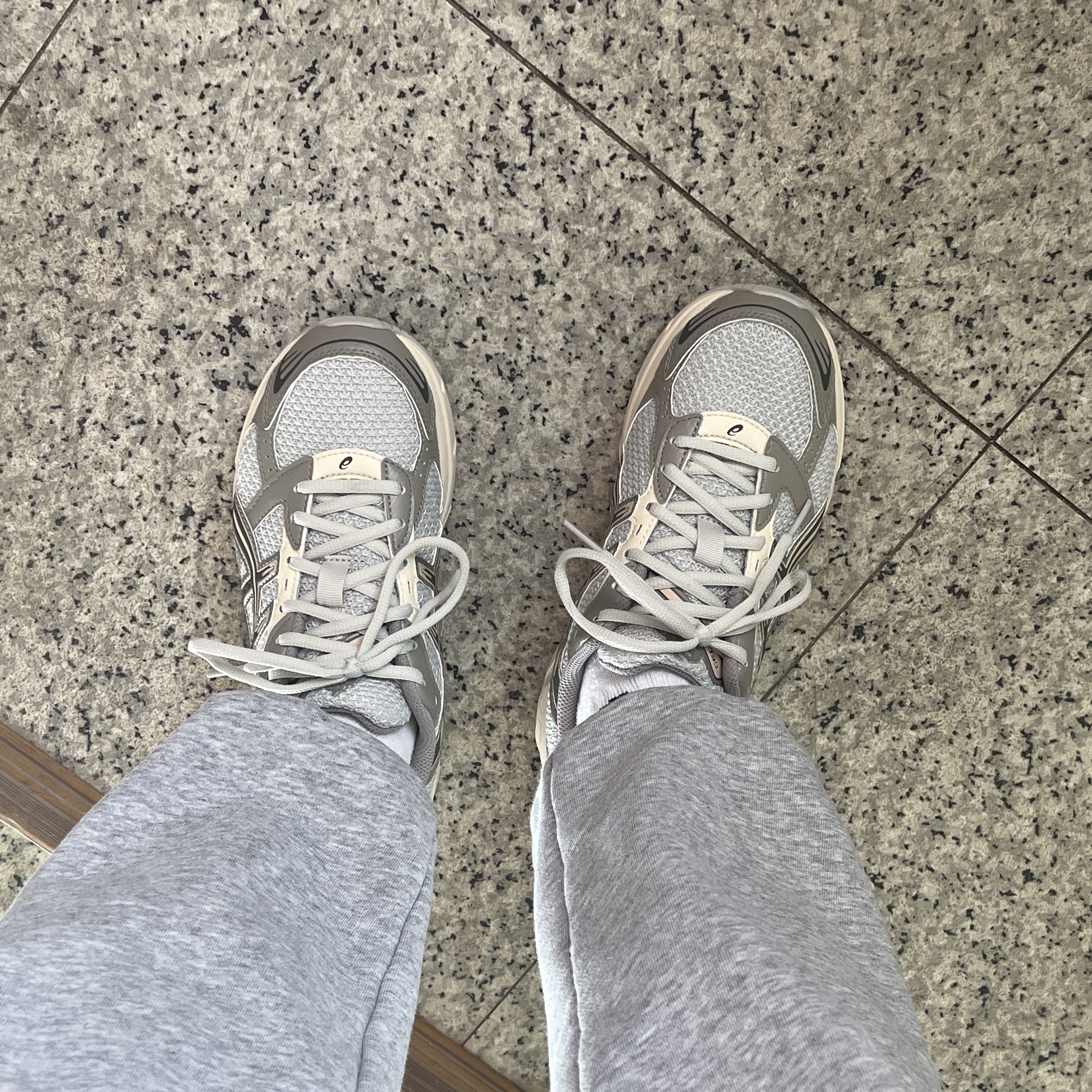 Asics x I4P Gel-1130 Glacier Grey Mink 착용 스타일