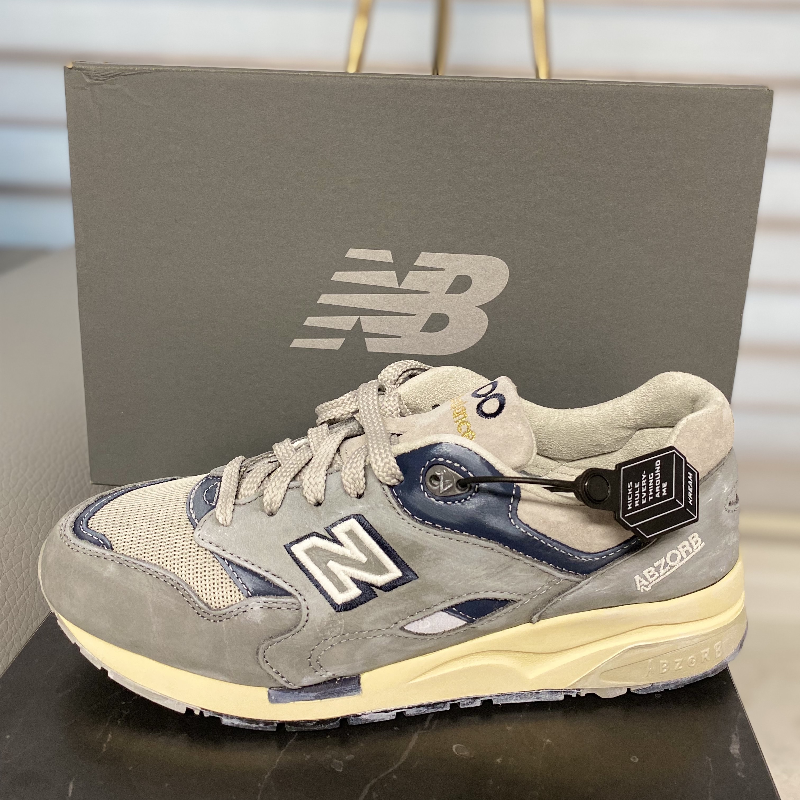 New Balance 1600 Premium Vintage Grey 착용 스타일