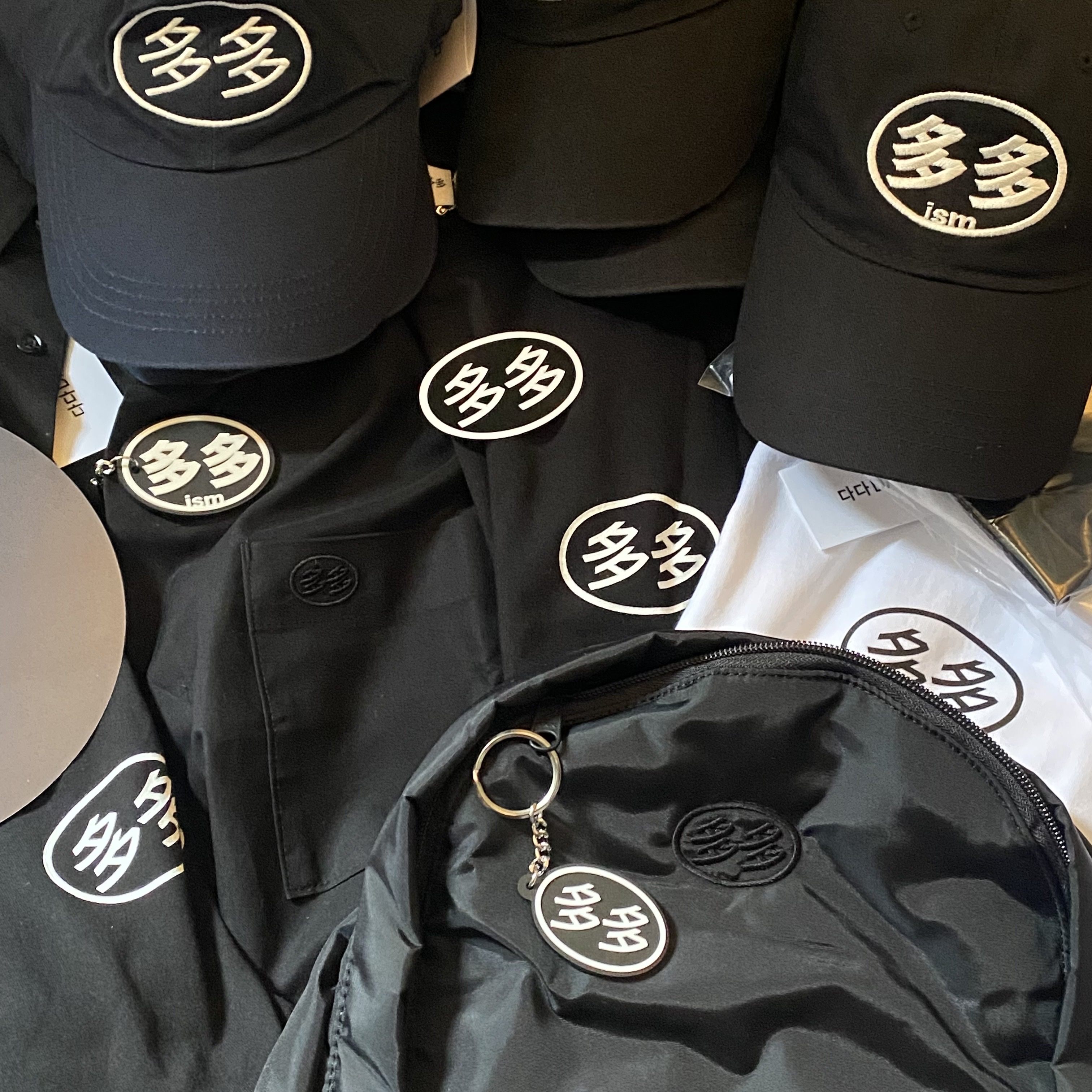 Dada Student Cap Black, Dada Student T-Shirt Black 착용 스타일
