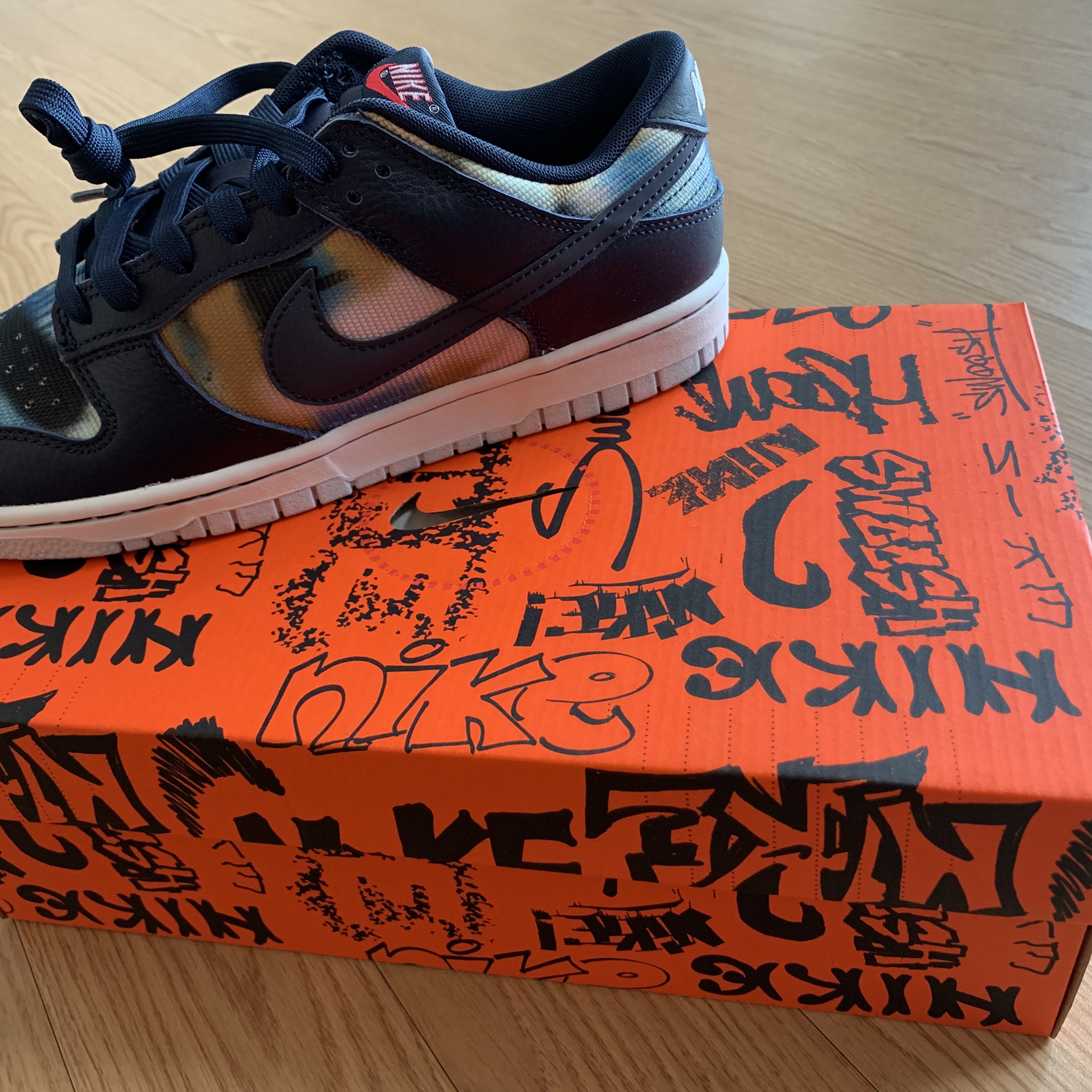 Nike Dunk Low Retro PRM Obsidian Graffiti 착용 스타일