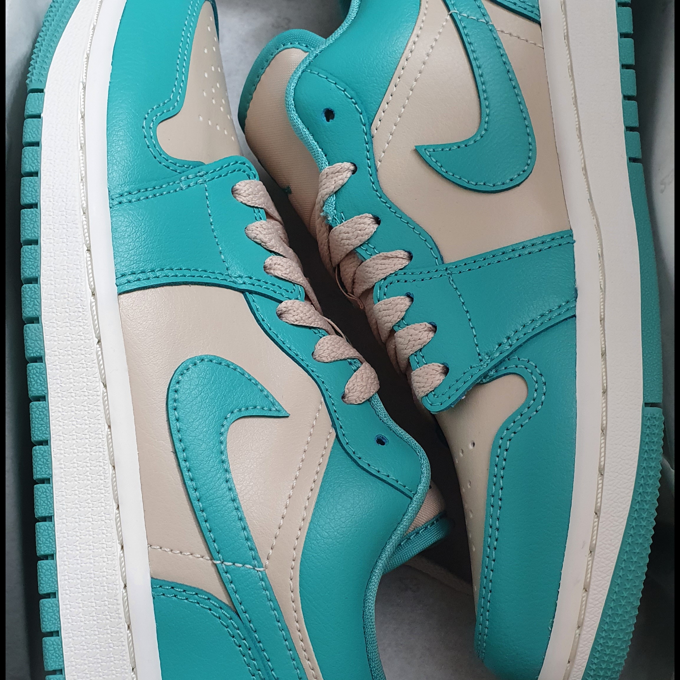 (W) Jordan 1 Low Sanddrift Washed Teal 착용 스타일