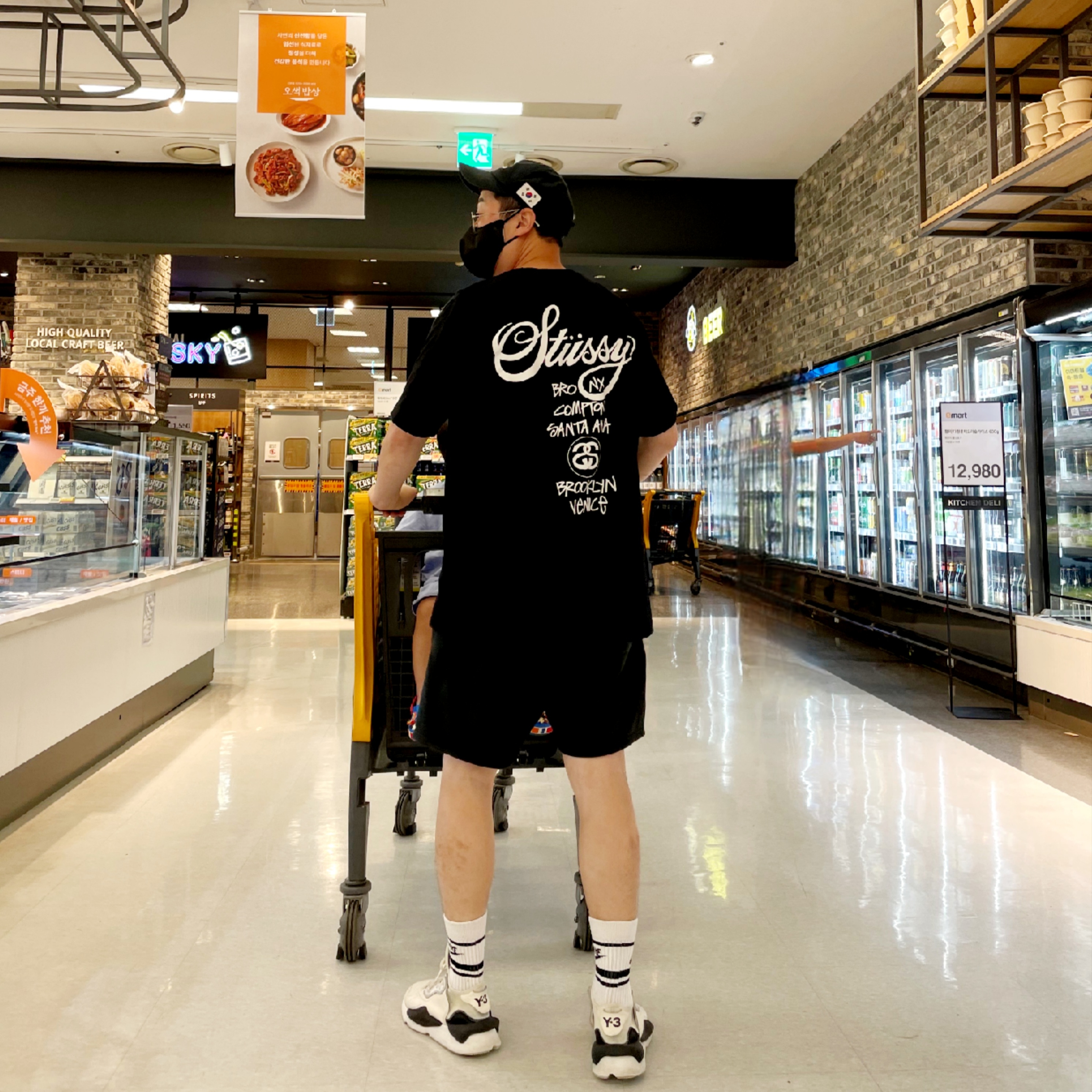 Stussy World Tour T-Shirt Black, Nike H86 Korea Cap Black 착용 스타일 - 2