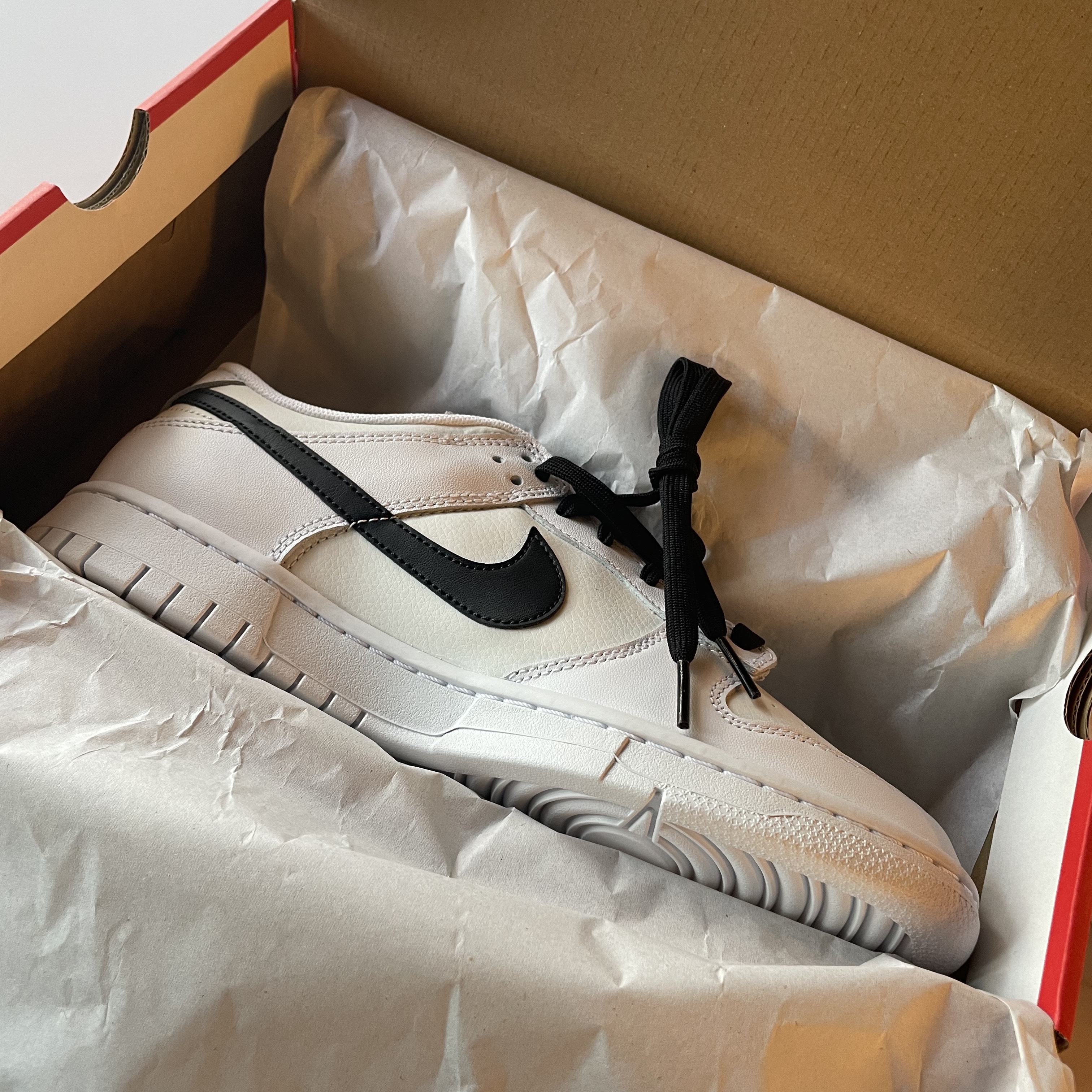 Nike Dunk Low Retro Summit White 착용 스타일