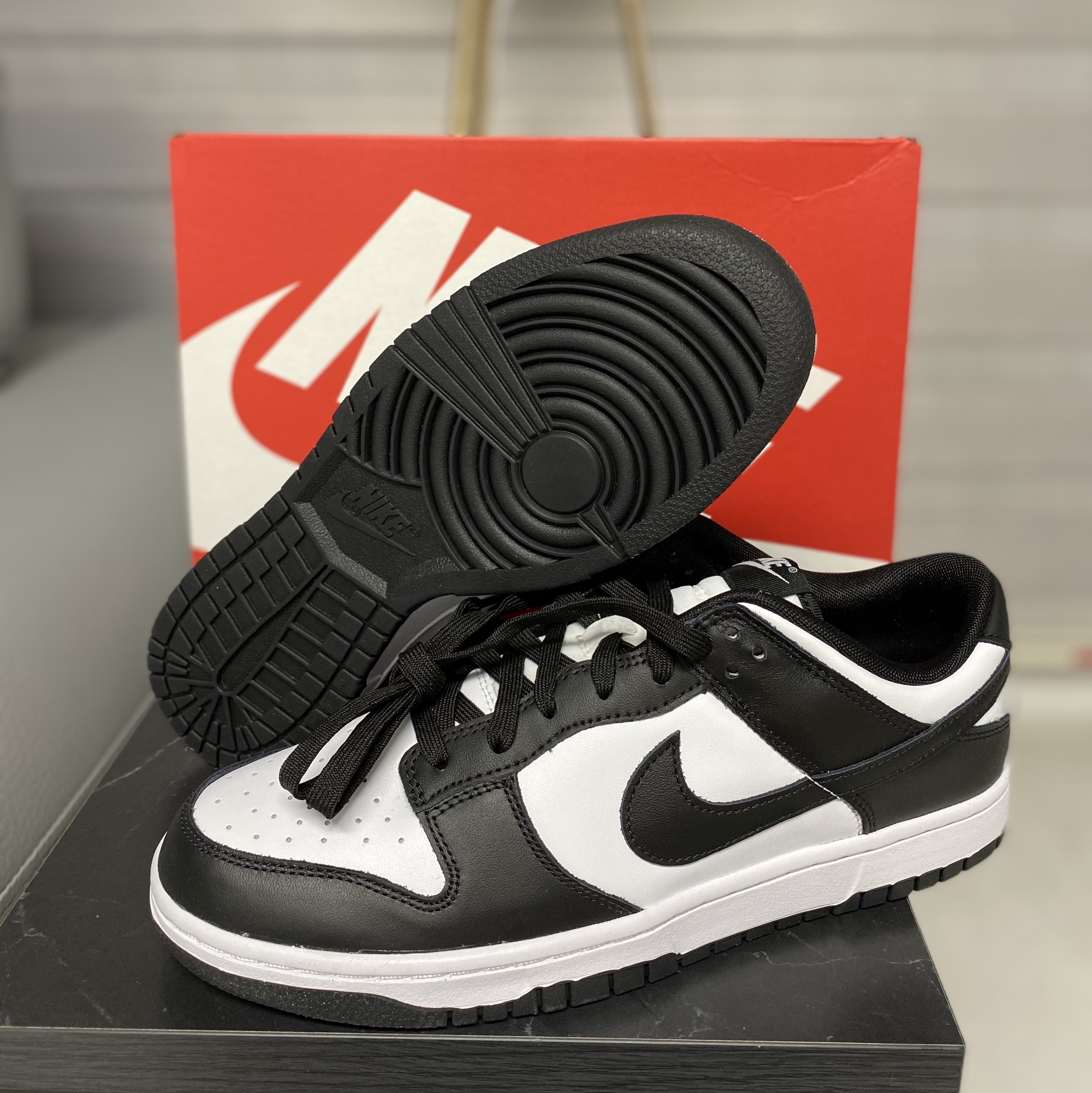 Nike Dunk Low Retro Black 착용 스타일 - 1