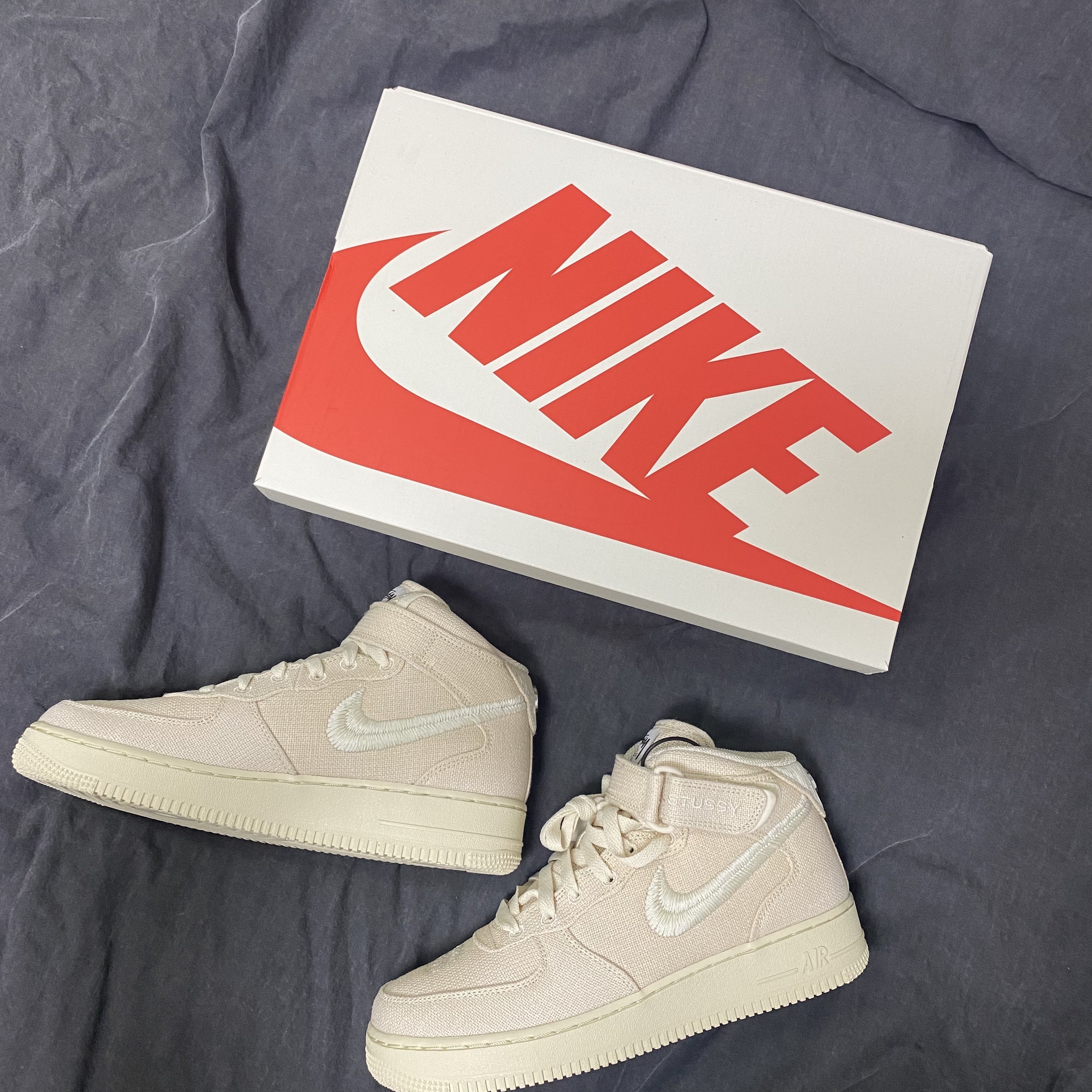 Nike x Stussy Air Force 1 '07 Mid SP Fossil 착용 스타일 - 1