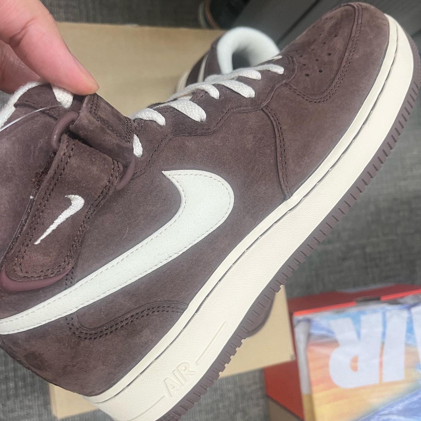 Nike Air Force 1 Mid '07 QS Chocolate 착용 스타일 - 2
