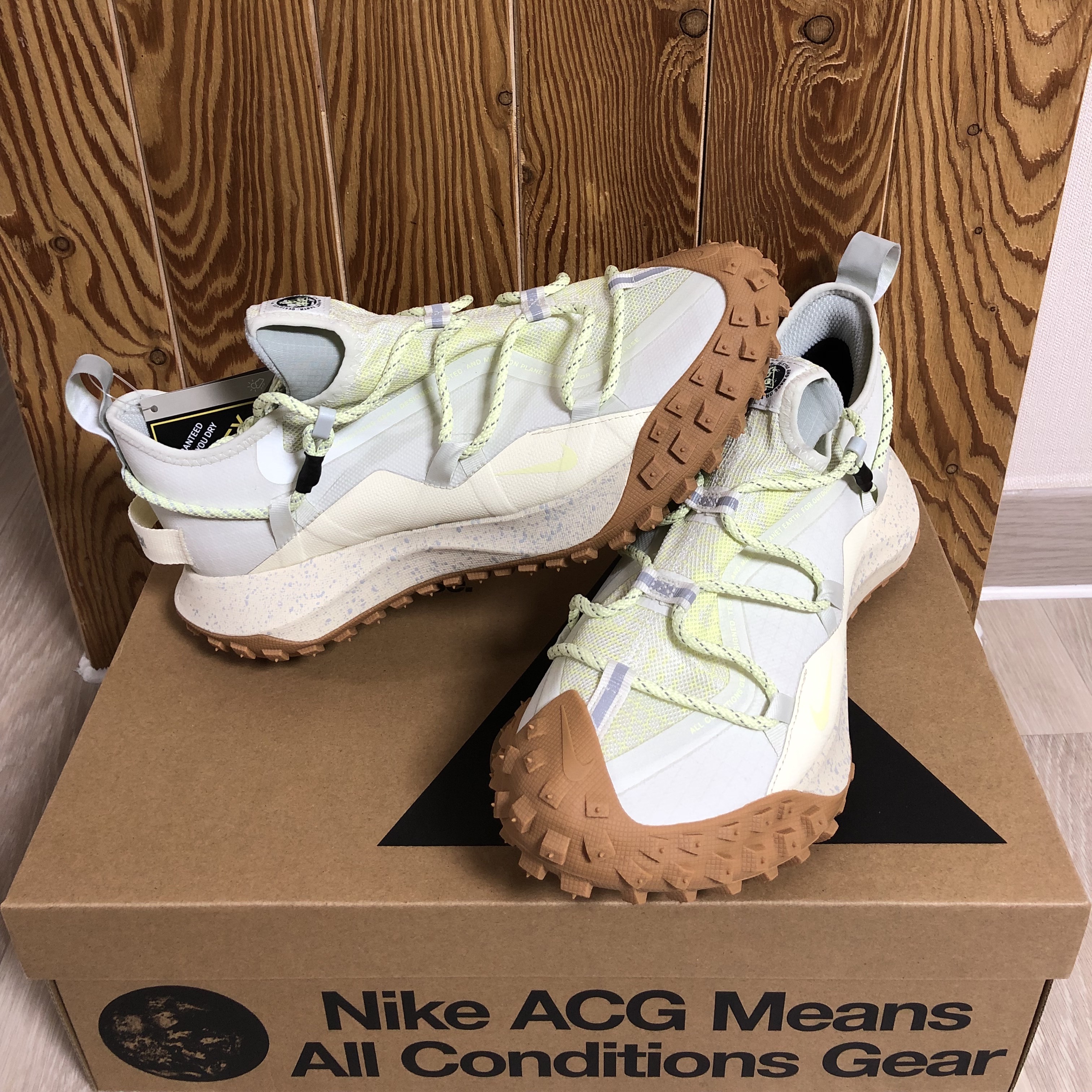 Nike ACG Mountain Fly Low Gore-Tex SE Sea Glass 착용 스타일 - 1