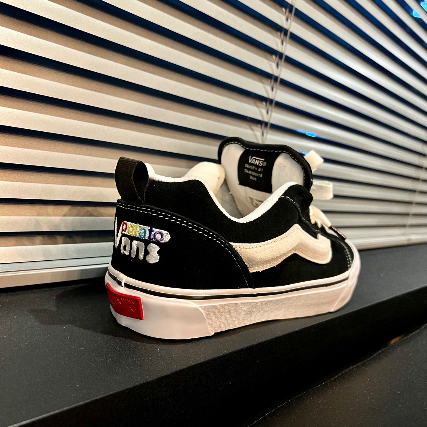 Vans Vault x Imran Potato Knu-Skool VR3 LX Black White 착용 스타일 - 3