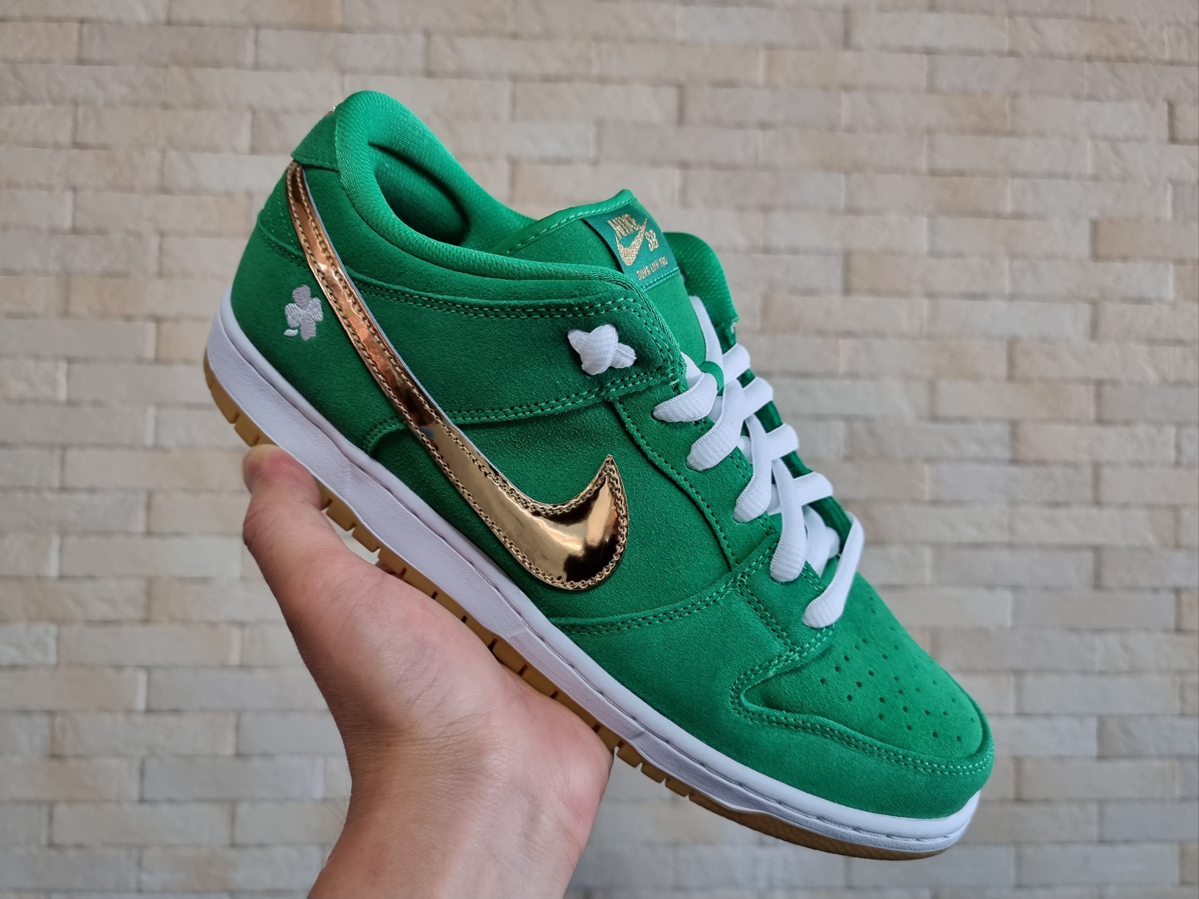 Nike SB Dunk Low Pro Shamrock 착용 스타일 - 4