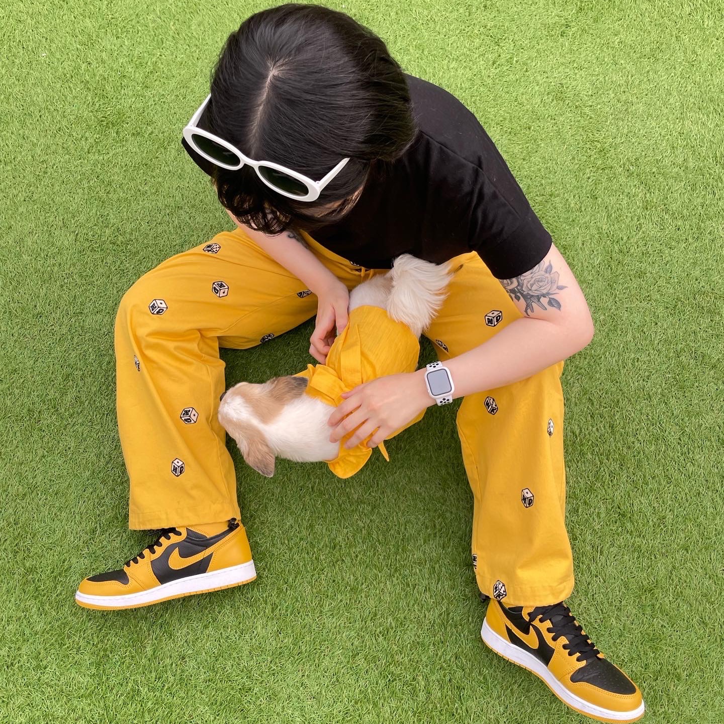 (GS) Jordan 1 Retro High OG Pollen, Apple Watch Nike SE 40mm GPS Silver Aluminum Case with Nike Sport Band USB C Pure Platinum Black (Korean Ver.) 착용 스타일
