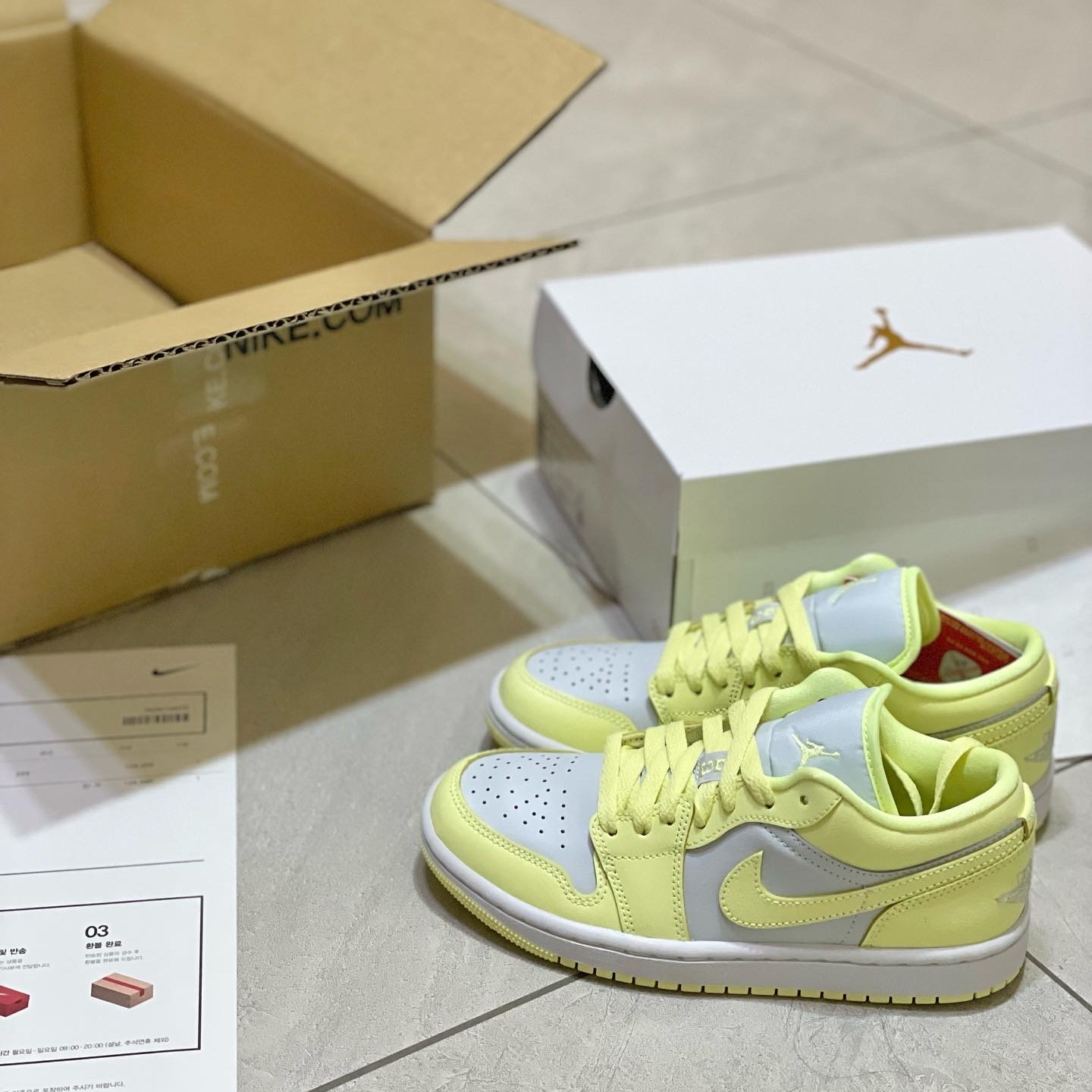 (W) Jordan 1 Low Citron Tint 착용 스타일 - 2