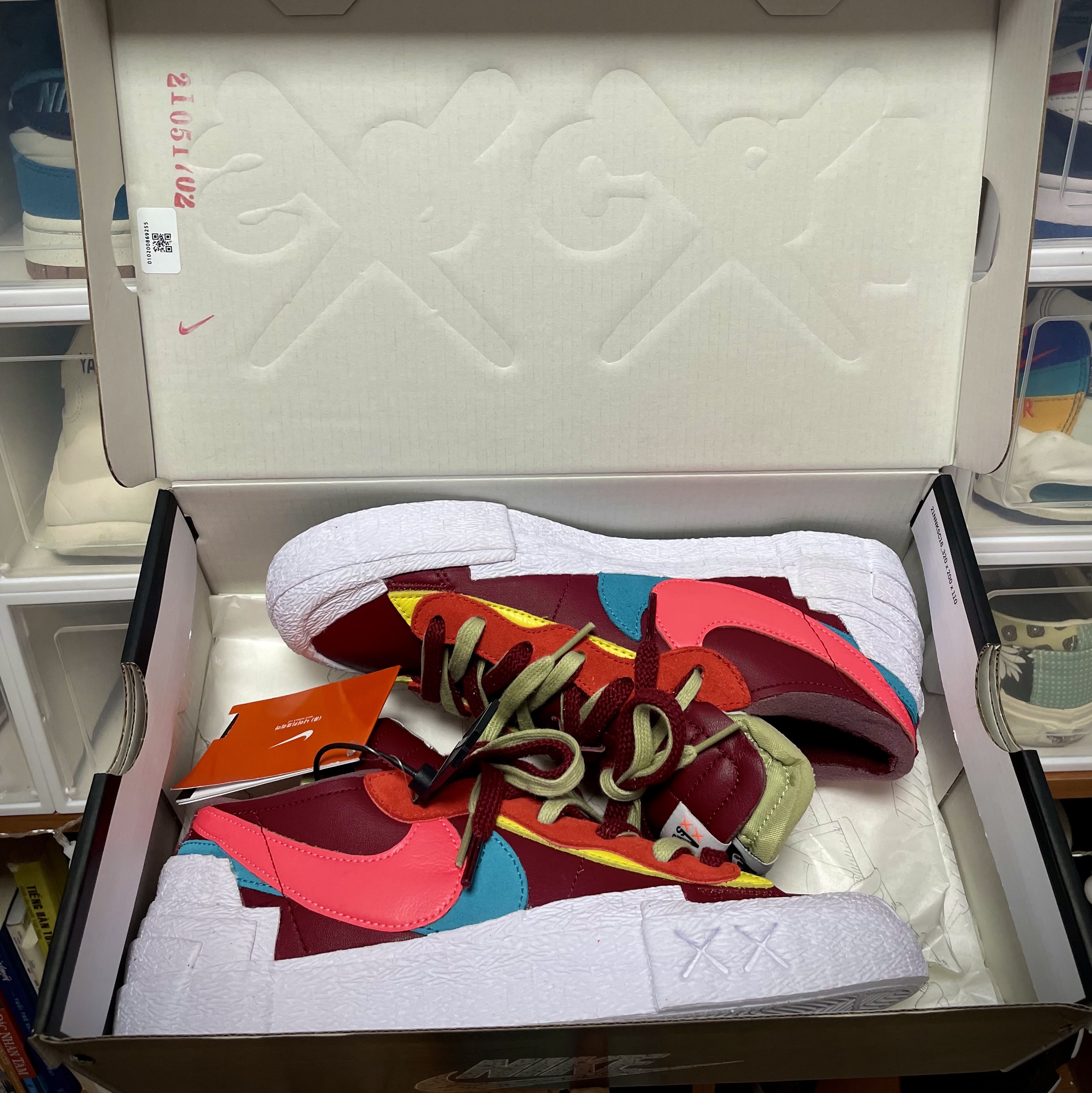 Nike x Sacai x Kaws Blazer Low Team Red 착용 스타일 - 2
