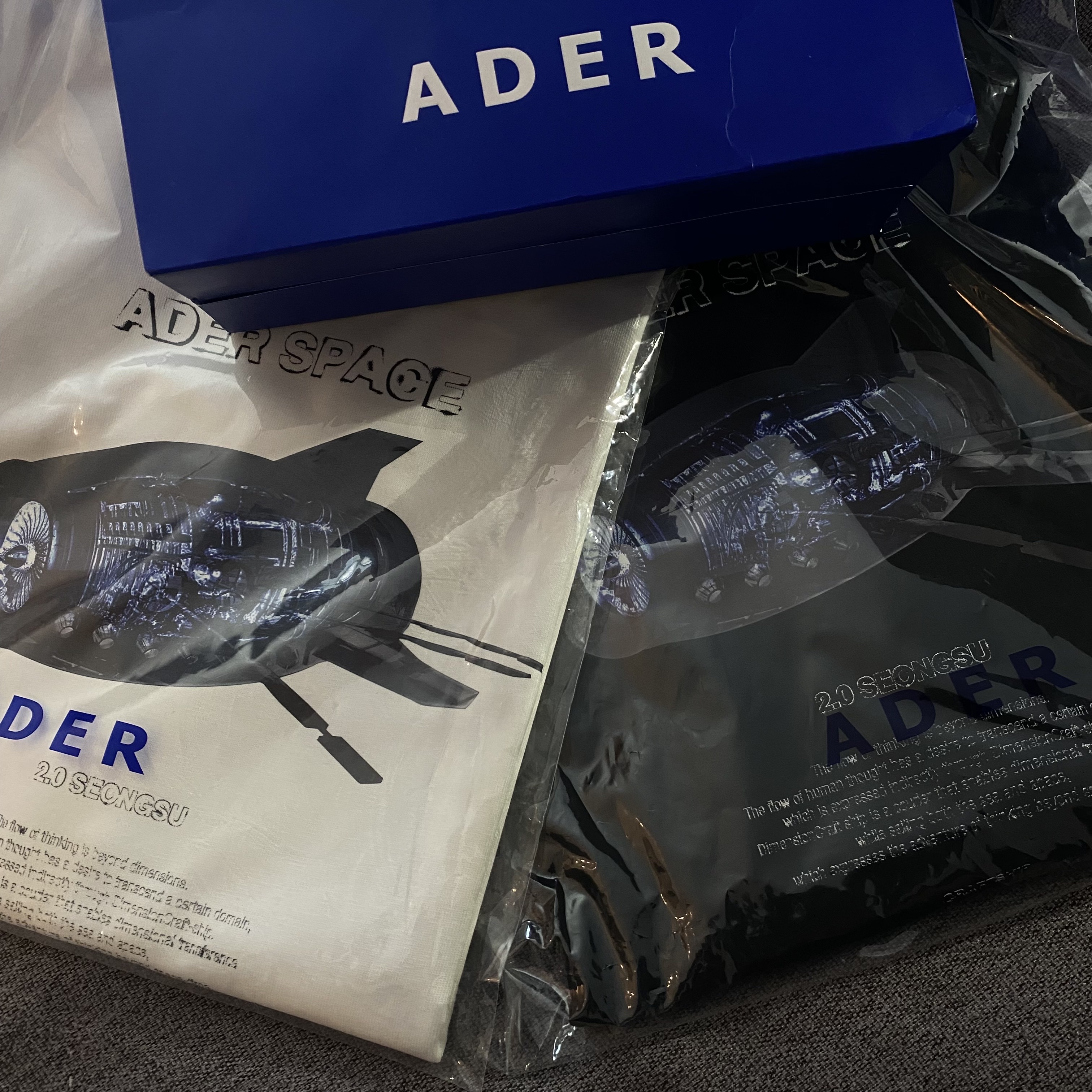 Ader Error Space 2.0 Seongsu T-Shirt Black, Ader Error Space 2.0 Seongsu T-Shirt White 착용 스타일 - 1