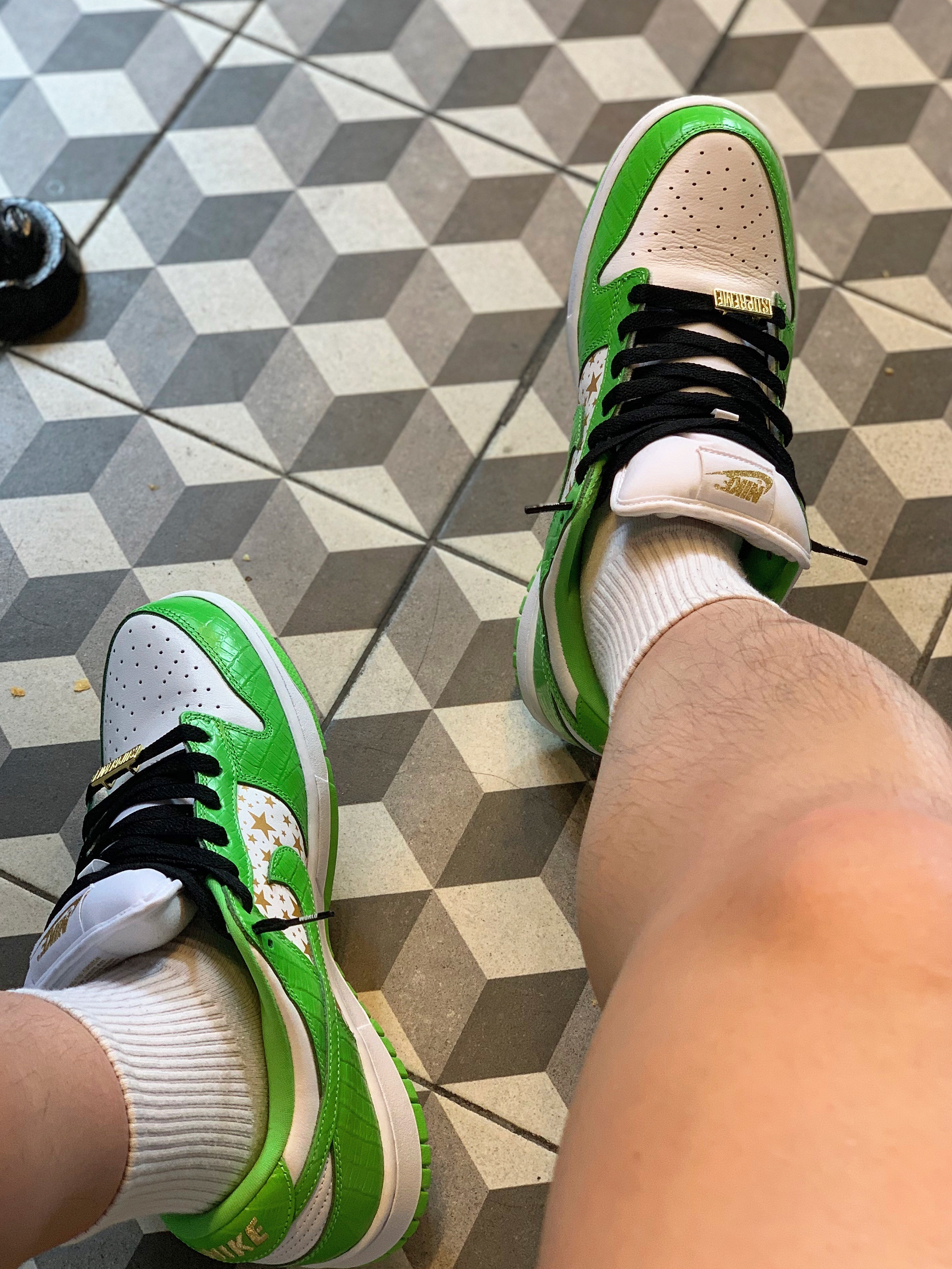 Nike x Supreme SB Dunk Low Mean Green 착용 스타일