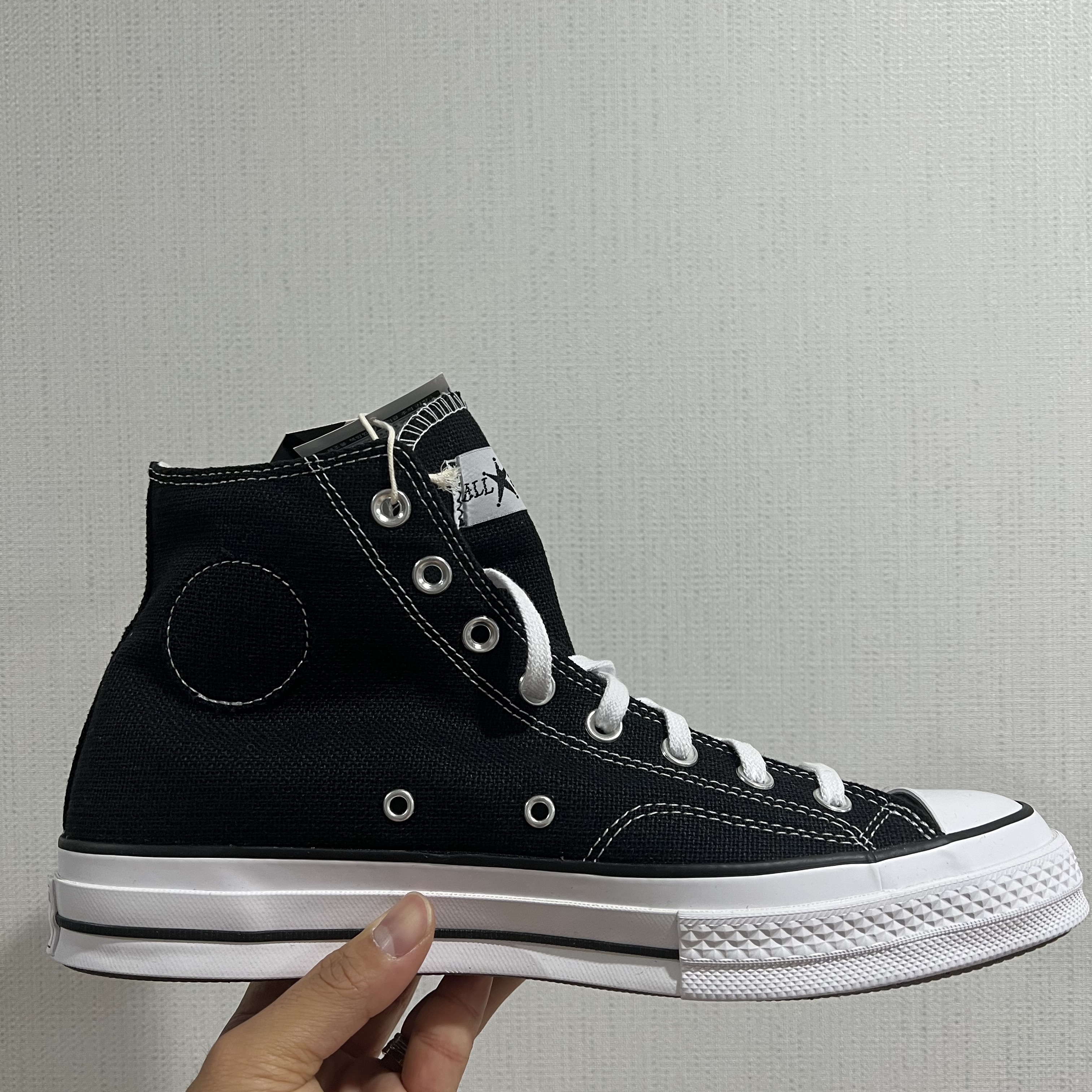 Converse x Stussy Chuck 70 High Black 착용 스타일 - 2