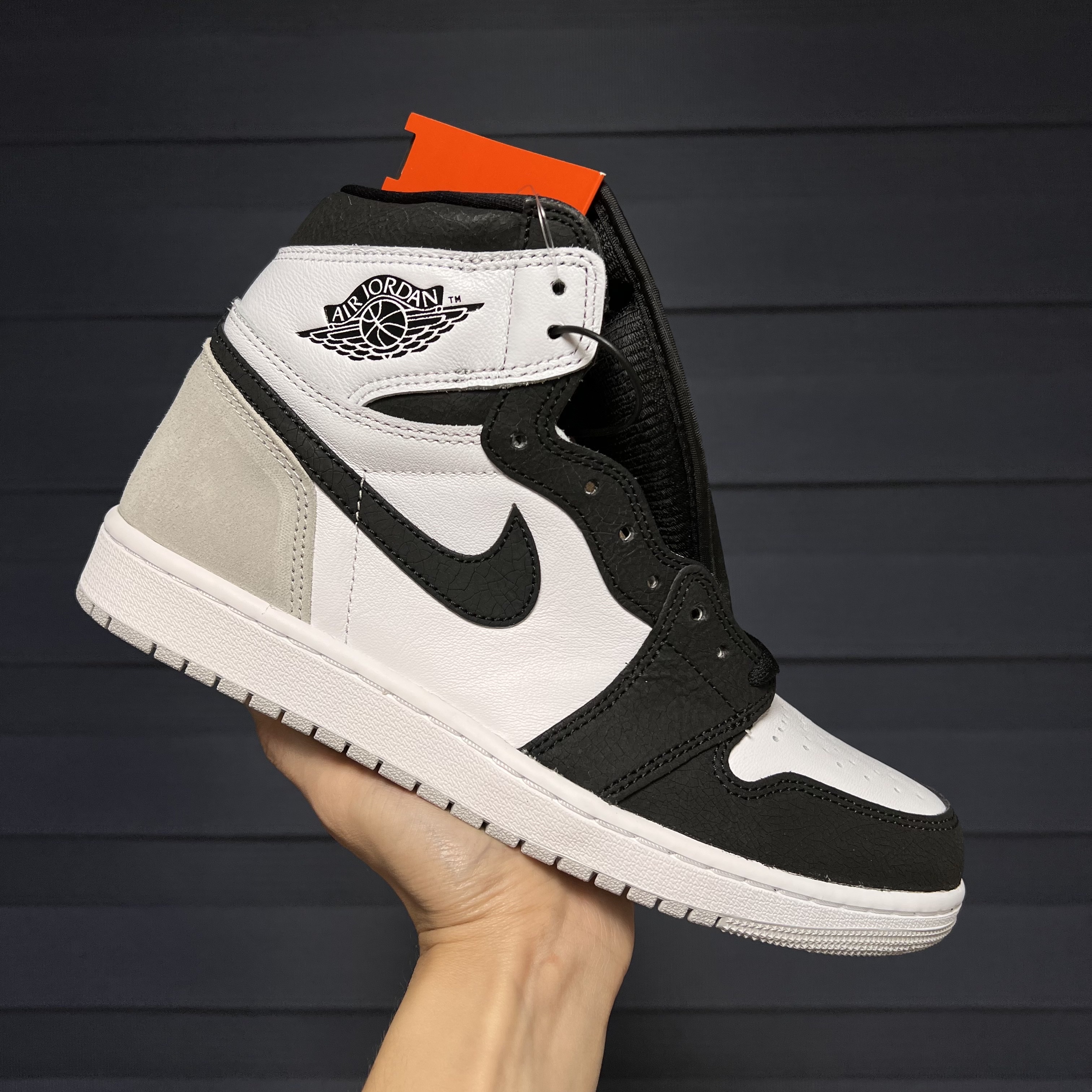 Jordan 1 Retro High OG Bleached Coral 착용 스타일 - 2