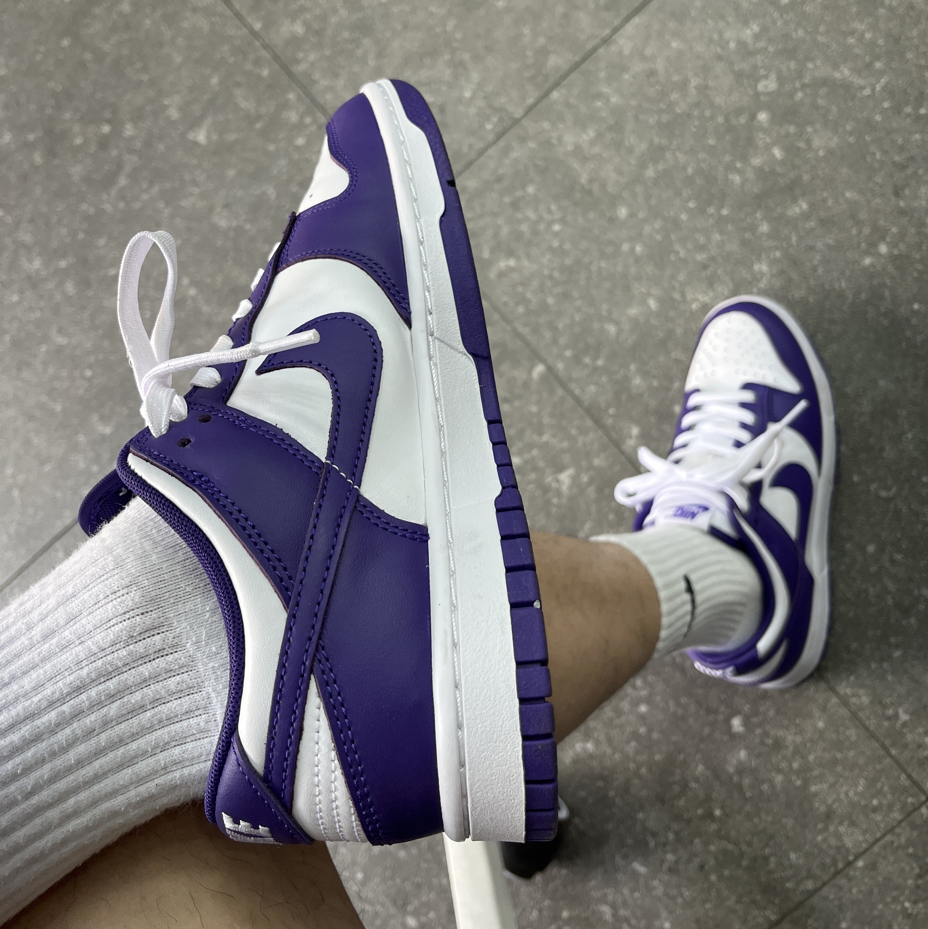 Nike Dunk Low Retro Championship Court Purple 착용 스타일