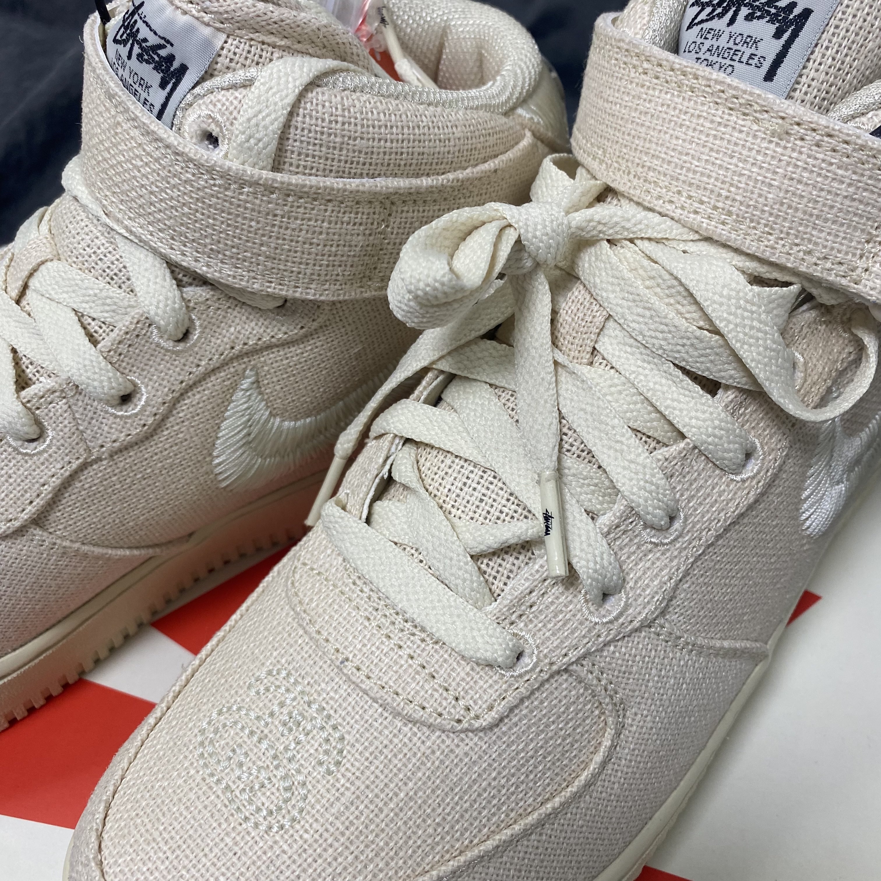 Nike x Stussy Air Force 1 '07 Mid SP Fossil 착용 스타일 - 2