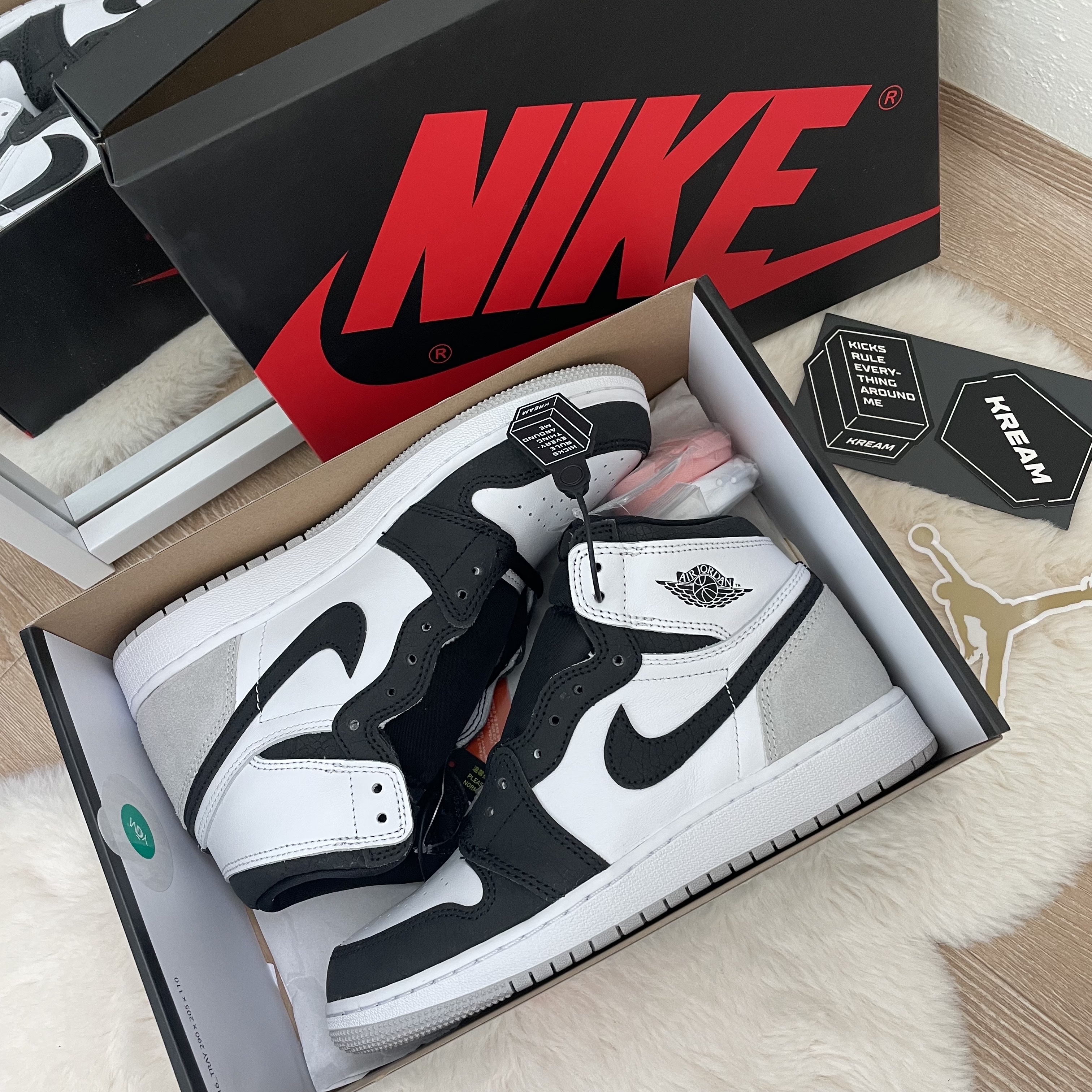 (GS) Jordan 1 Retro High OG Bleached Coral 착용 스타일 - 1