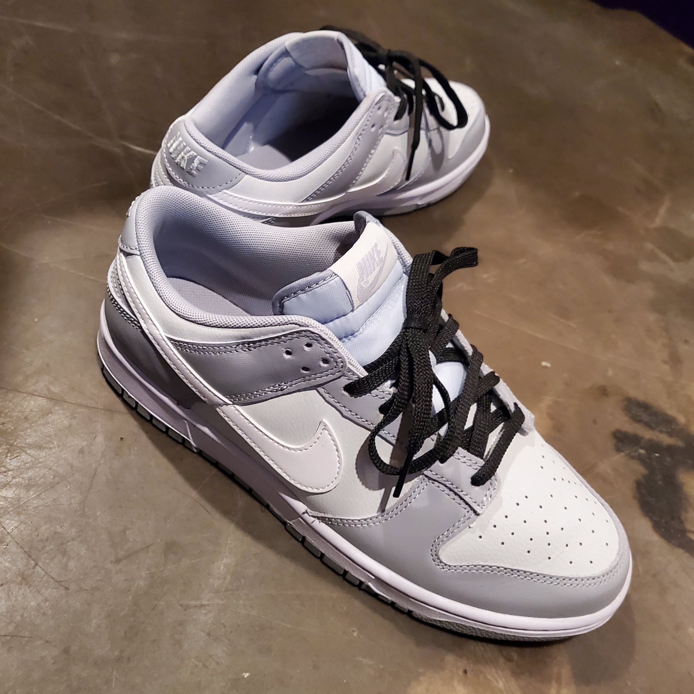 Nike Dunk Low Retro Wolf Grey 착용 스타일 - 2